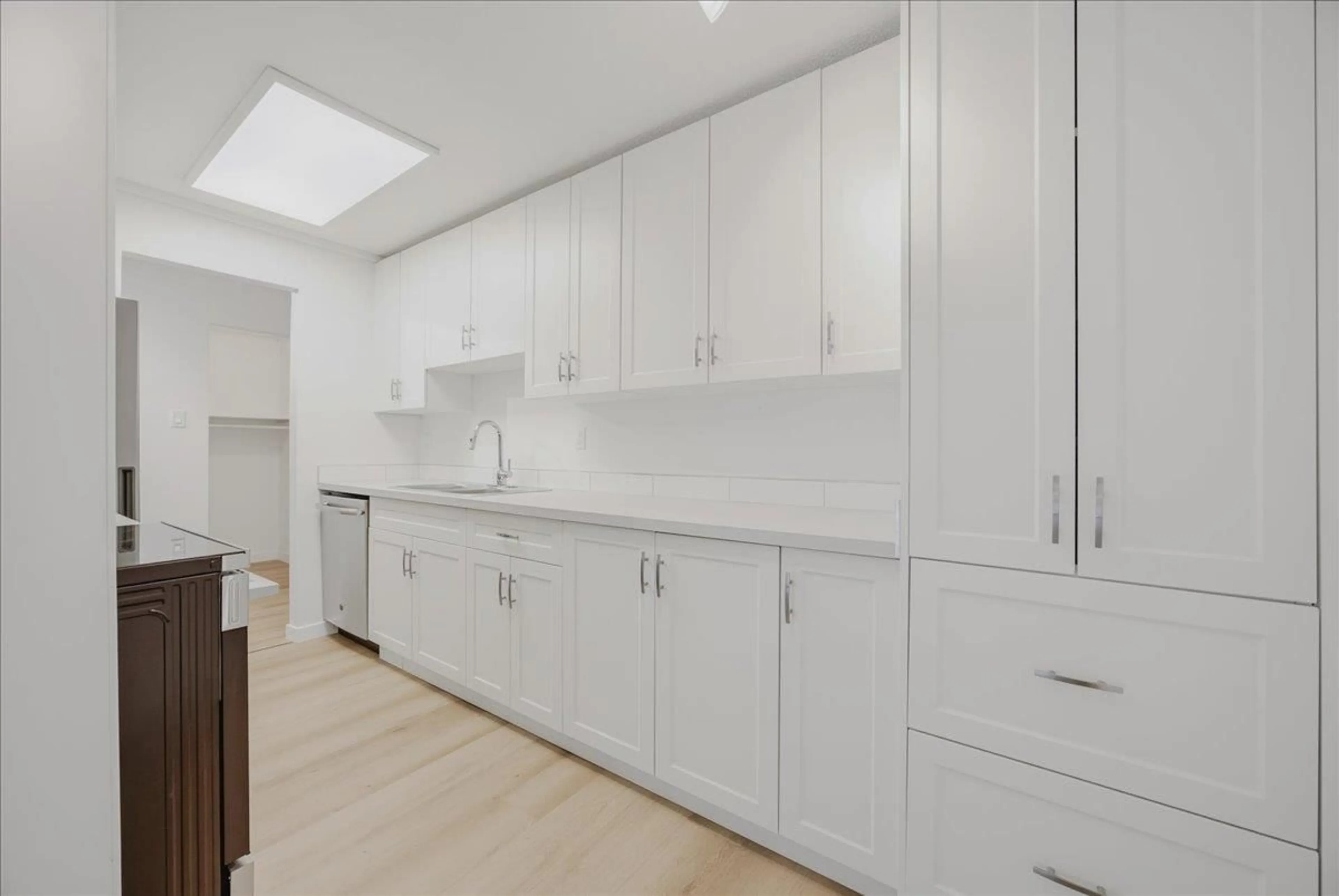 Unknown for 107 - 15020 NORTH BLUFF ROAD, White Rock British Columbia V4B5A4