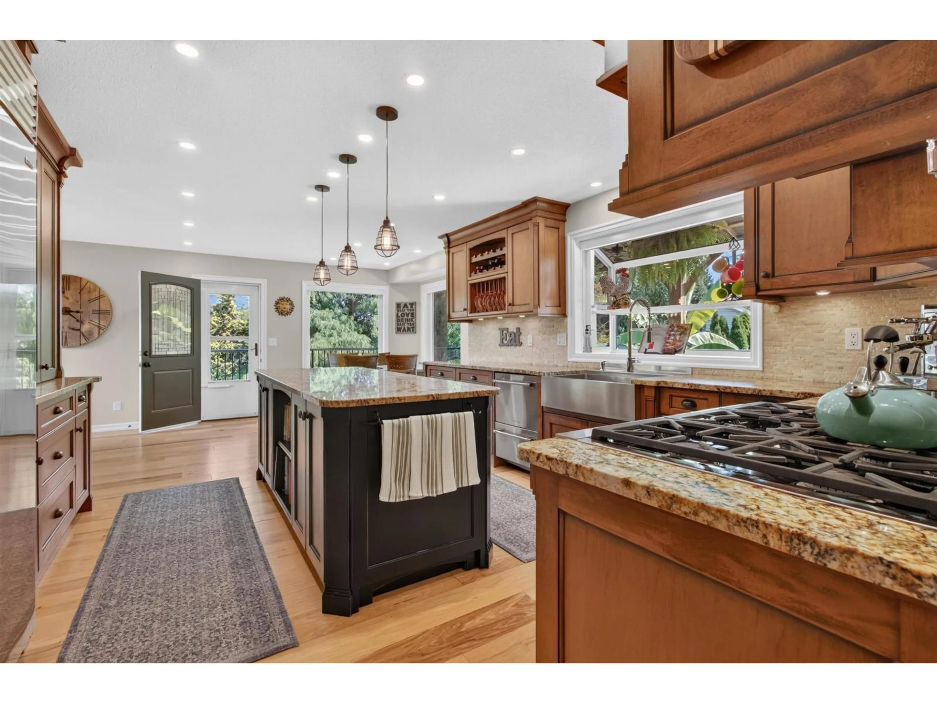 Open concept kitchen, unknown for 34088 YORK AVENUE, Mission British Columbia V2V6Y5