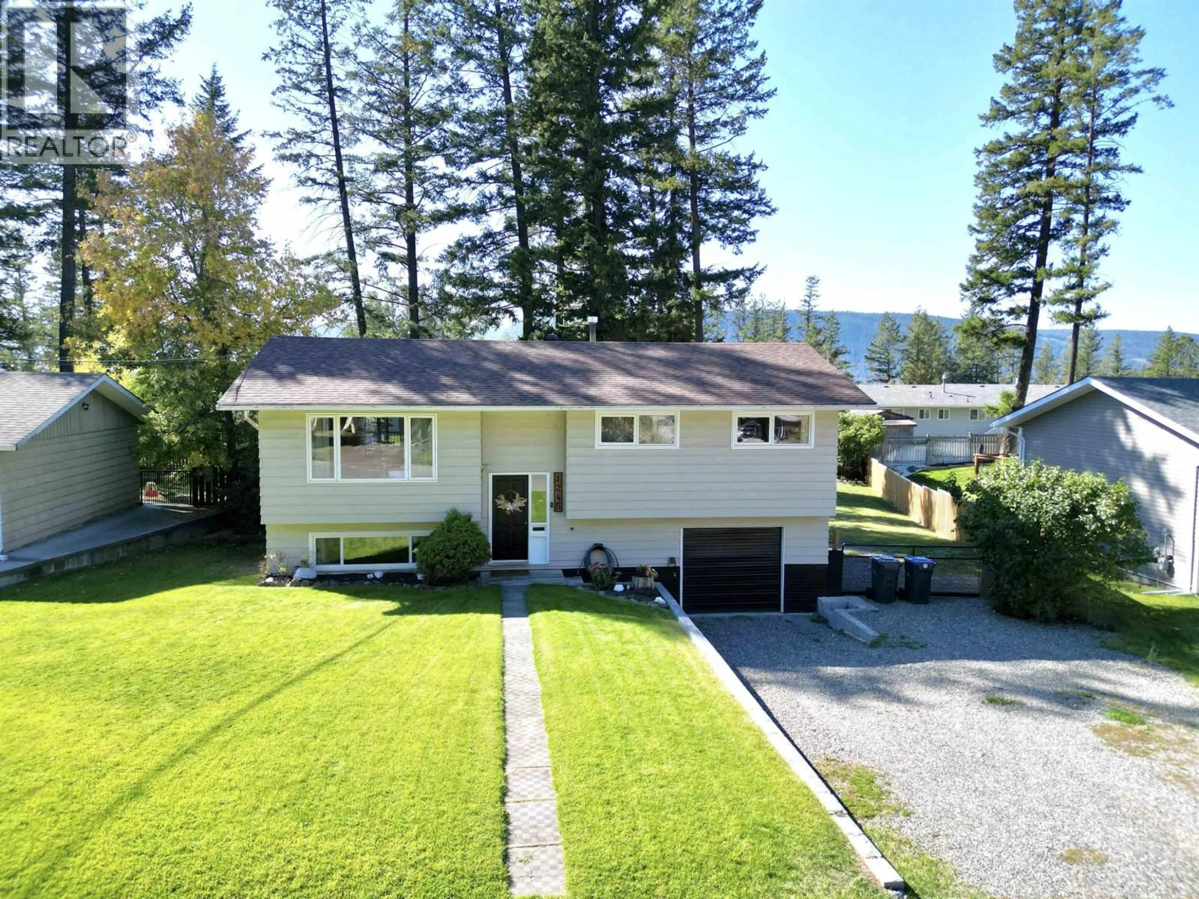 A pic from outside/outdoor area/front of a property/back of a property/a pic from drone, unknown for 1245 TWELFTH AVENUE, Williams Lake British Columbia V2G2N9