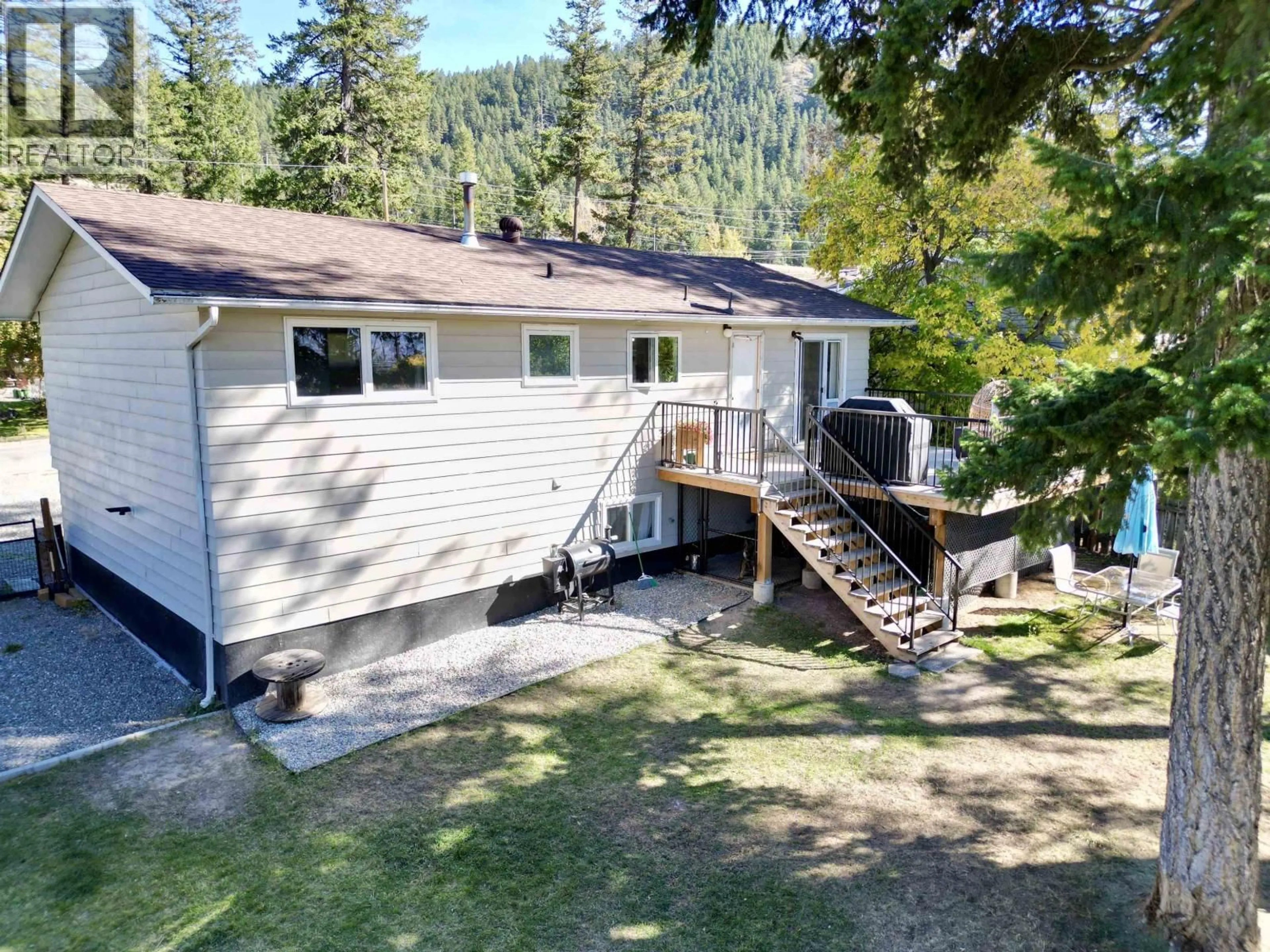 A pic from outside/outdoor area/front of a property/back of a property/a pic from drone, unknown for 1245 TWELFTH AVENUE, Williams Lake British Columbia V2G2N9