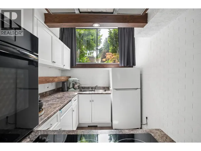 520 CARDIFF WAY, Port Moody 2