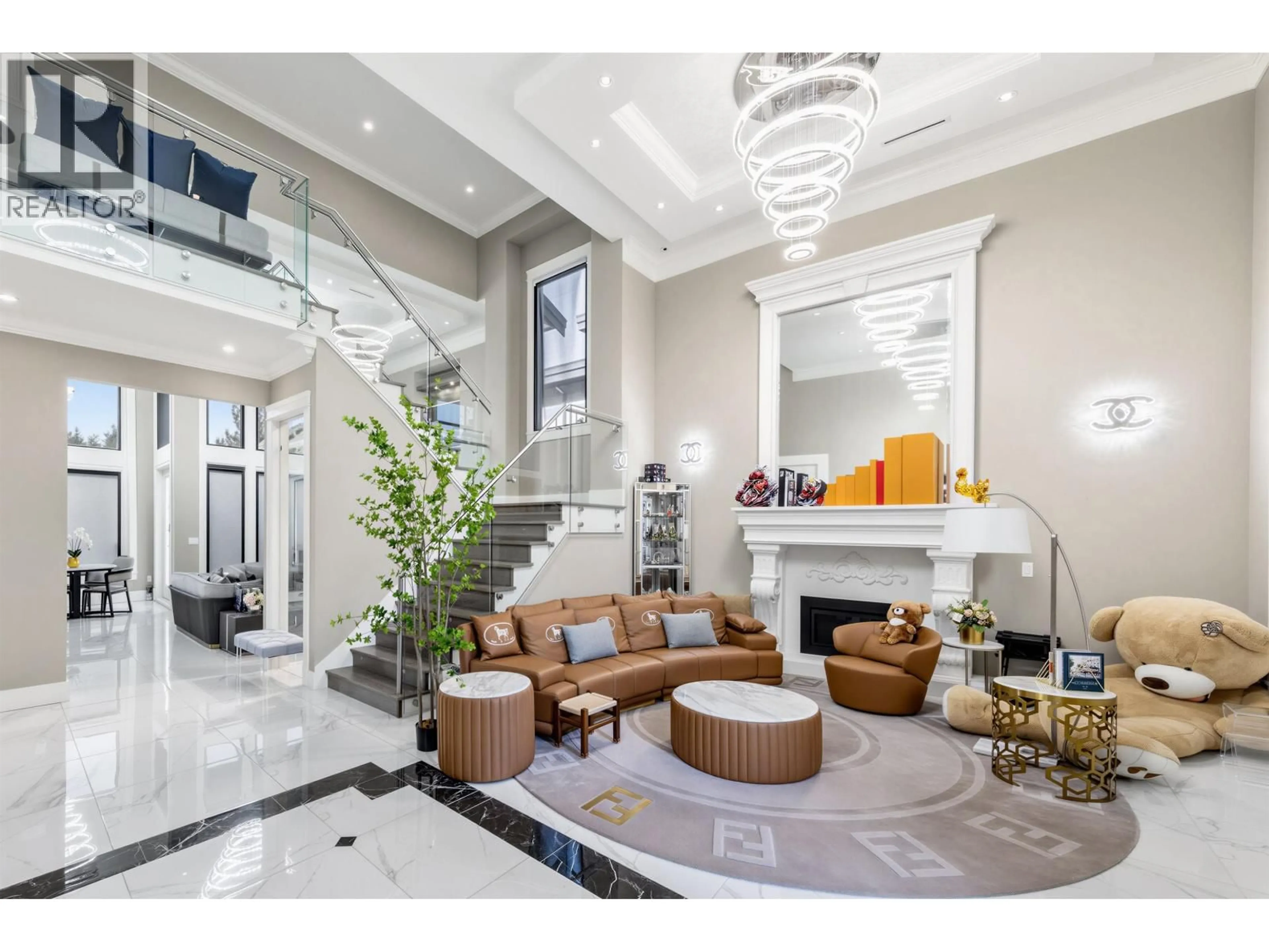 Lobby for 7571 BRIDGE STREET, Richmond British Columbia V6Y2S6