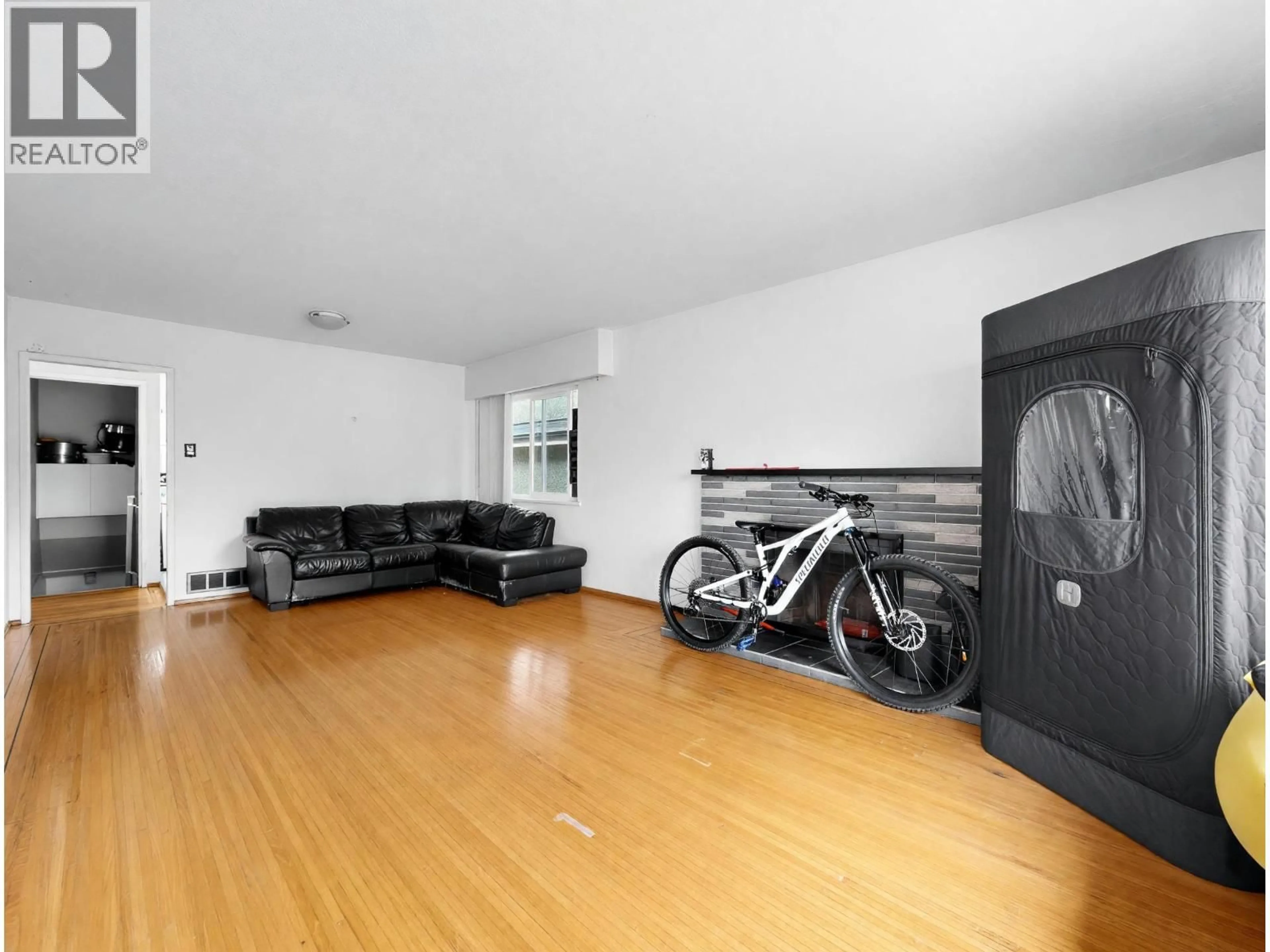 Unknown for 1972 51ST AVENUE, Vancouver British Columbia V5P1V9