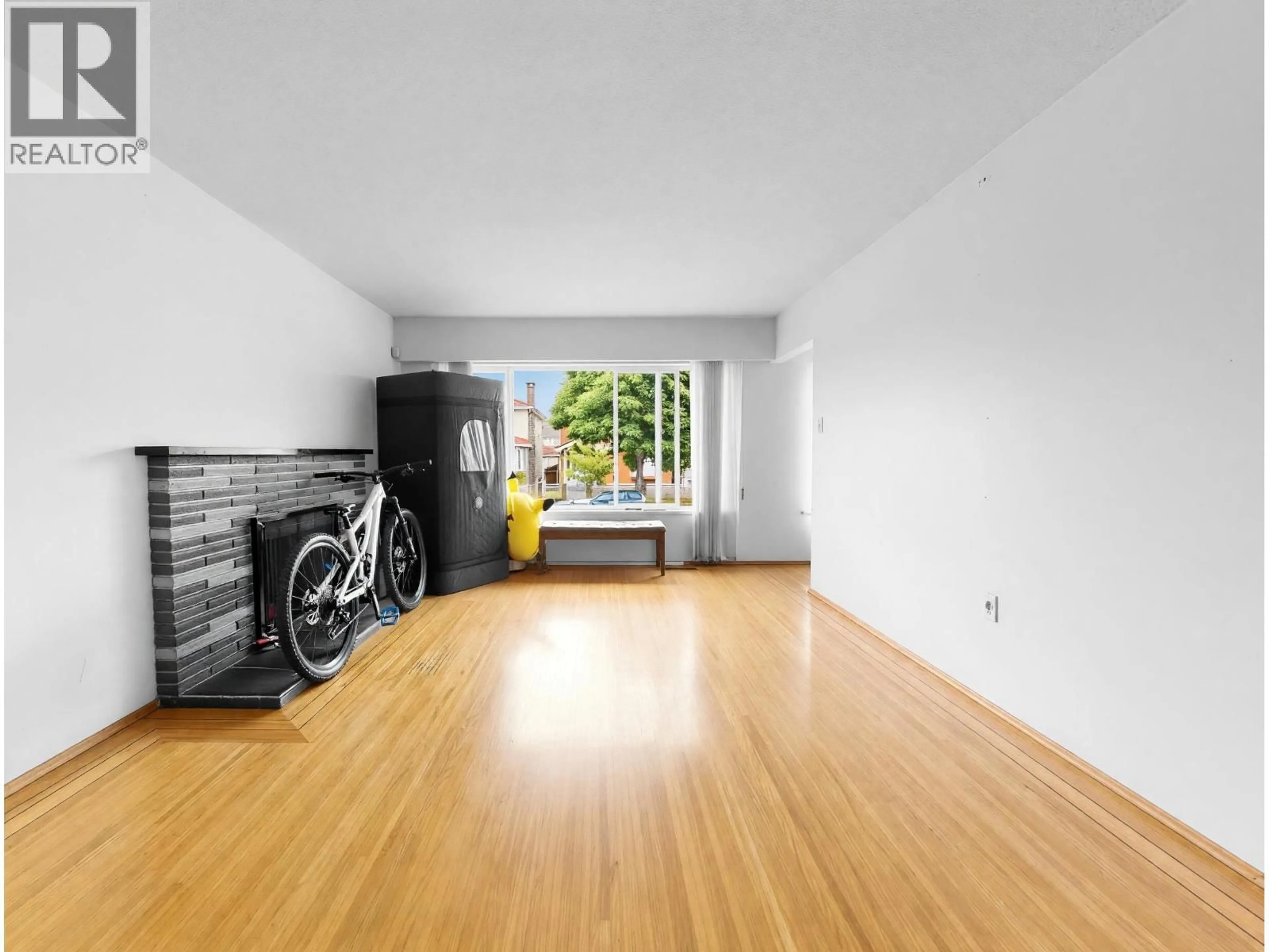 Unknown for 1972 51ST AVENUE, Vancouver British Columbia V5P1V9