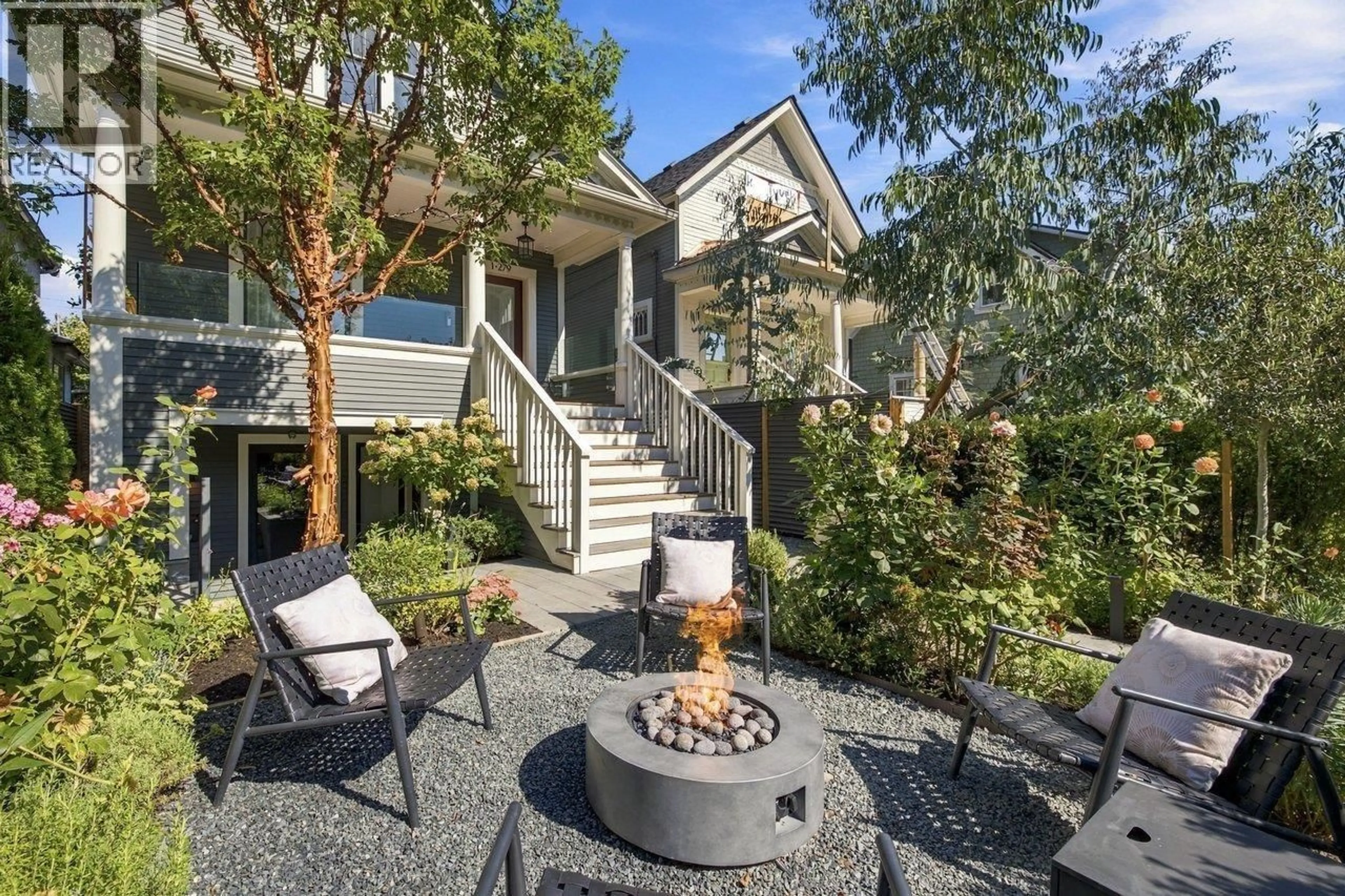 Patio, street for 279 18TH AVENUE, Vancouver British Columbia V5V1E5