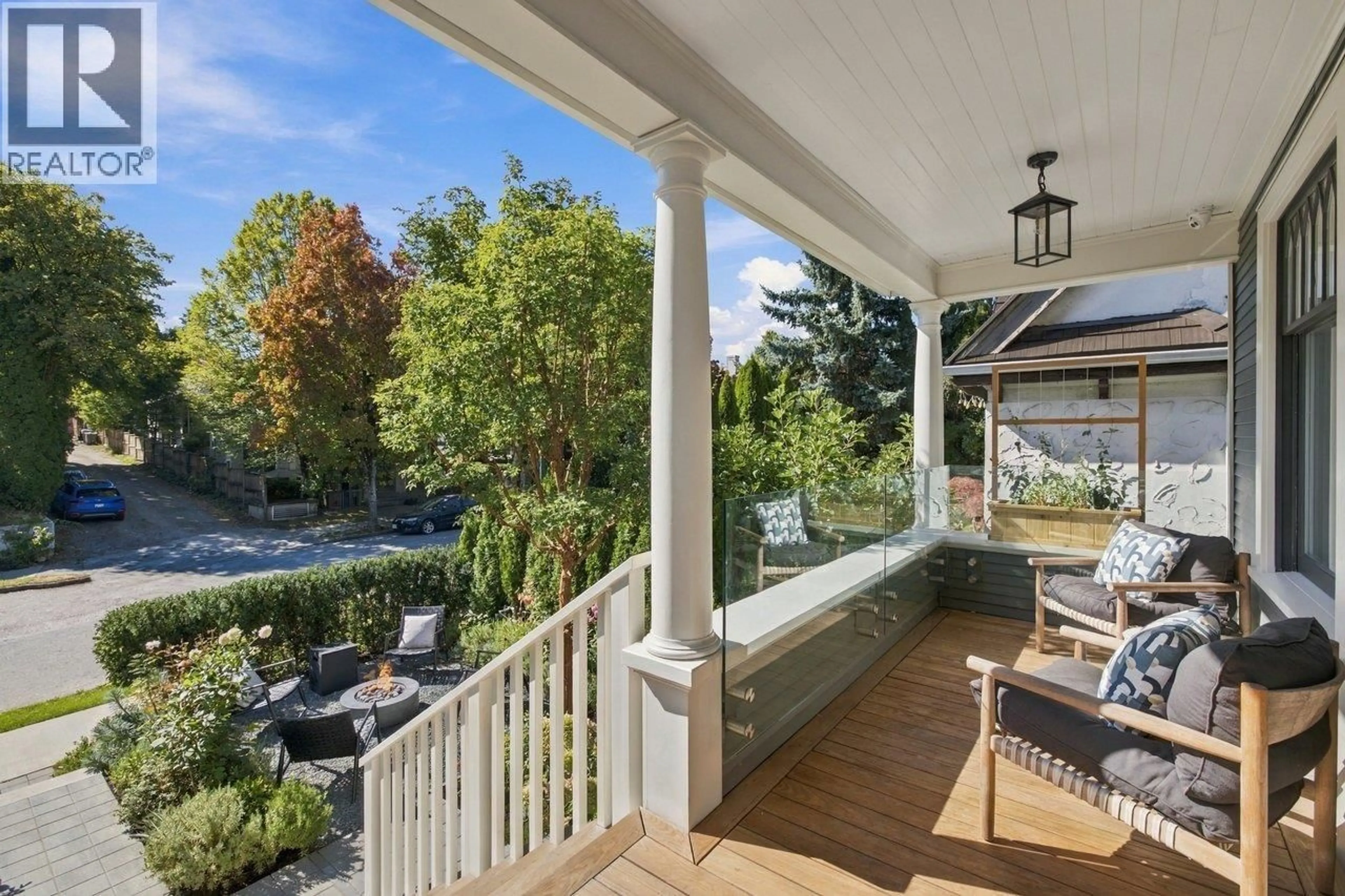 Patio, water/lake/river/ocean view for 279 18TH AVENUE, Vancouver British Columbia V5V1E5
