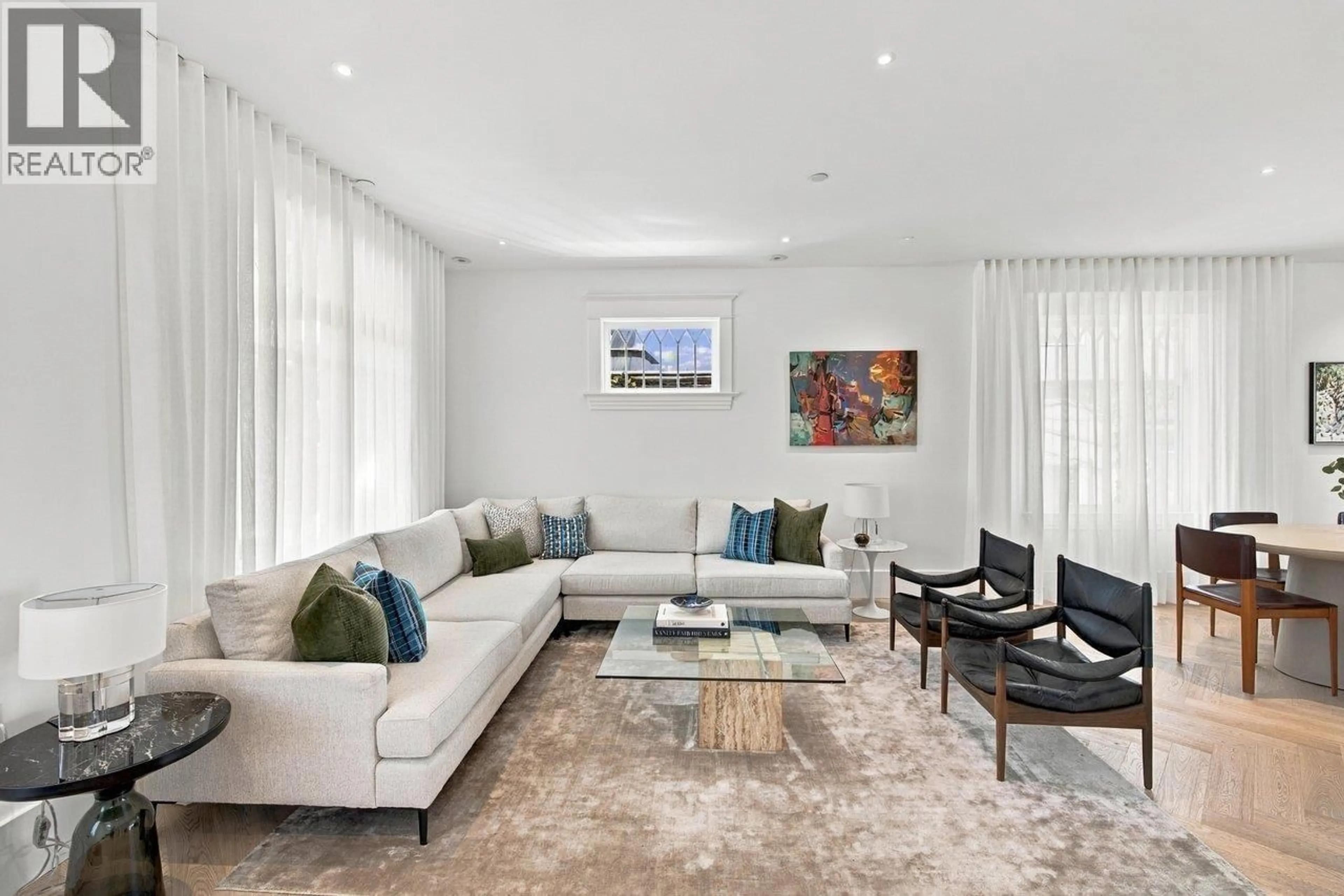 Living room with furniture, unknown for 279 18TH AVENUE, Vancouver British Columbia V5V1E5