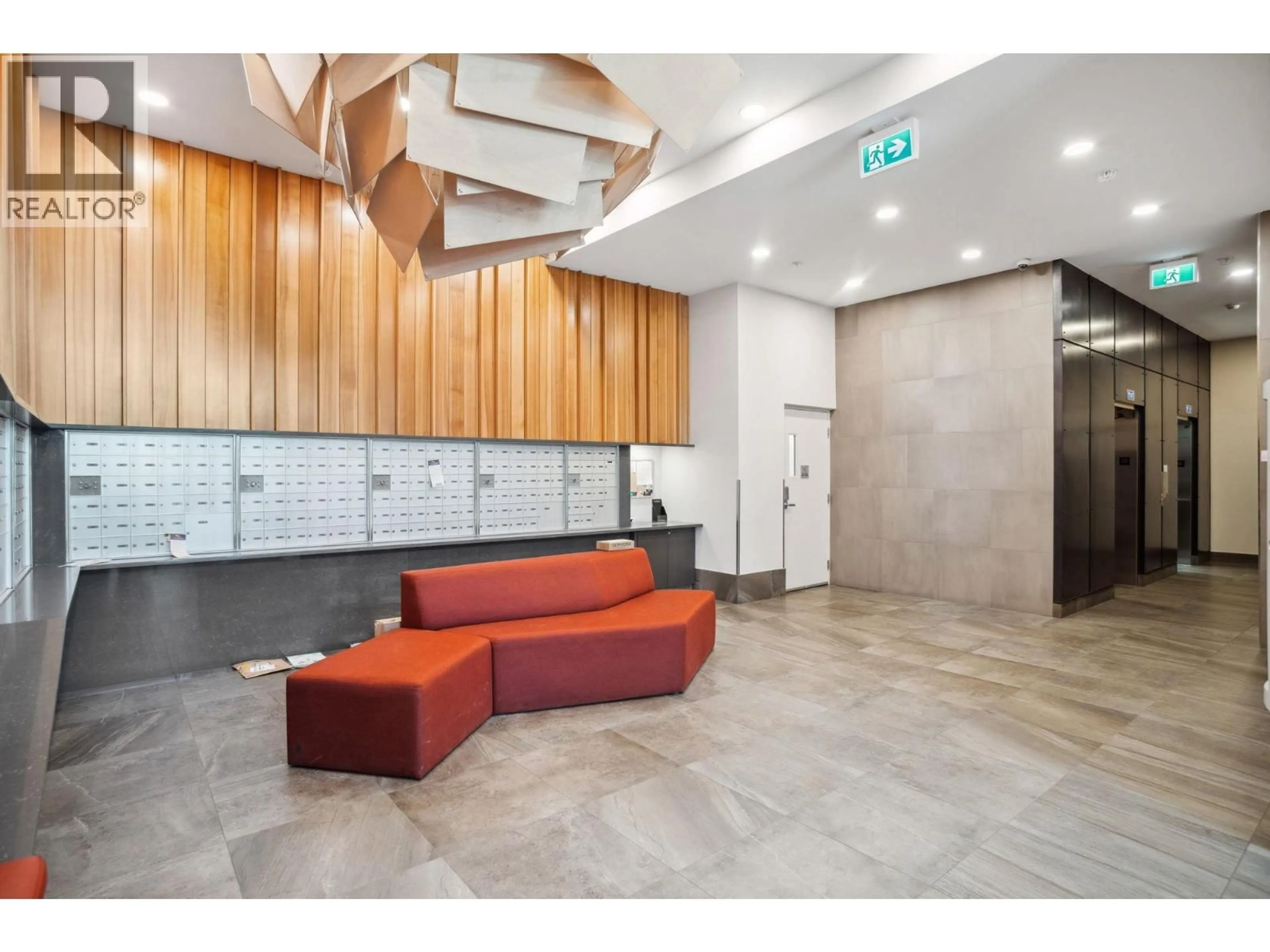 Indoor foyer for 508 - 285 10TH AVENUE, Vancouver British Columbia V5T0H6