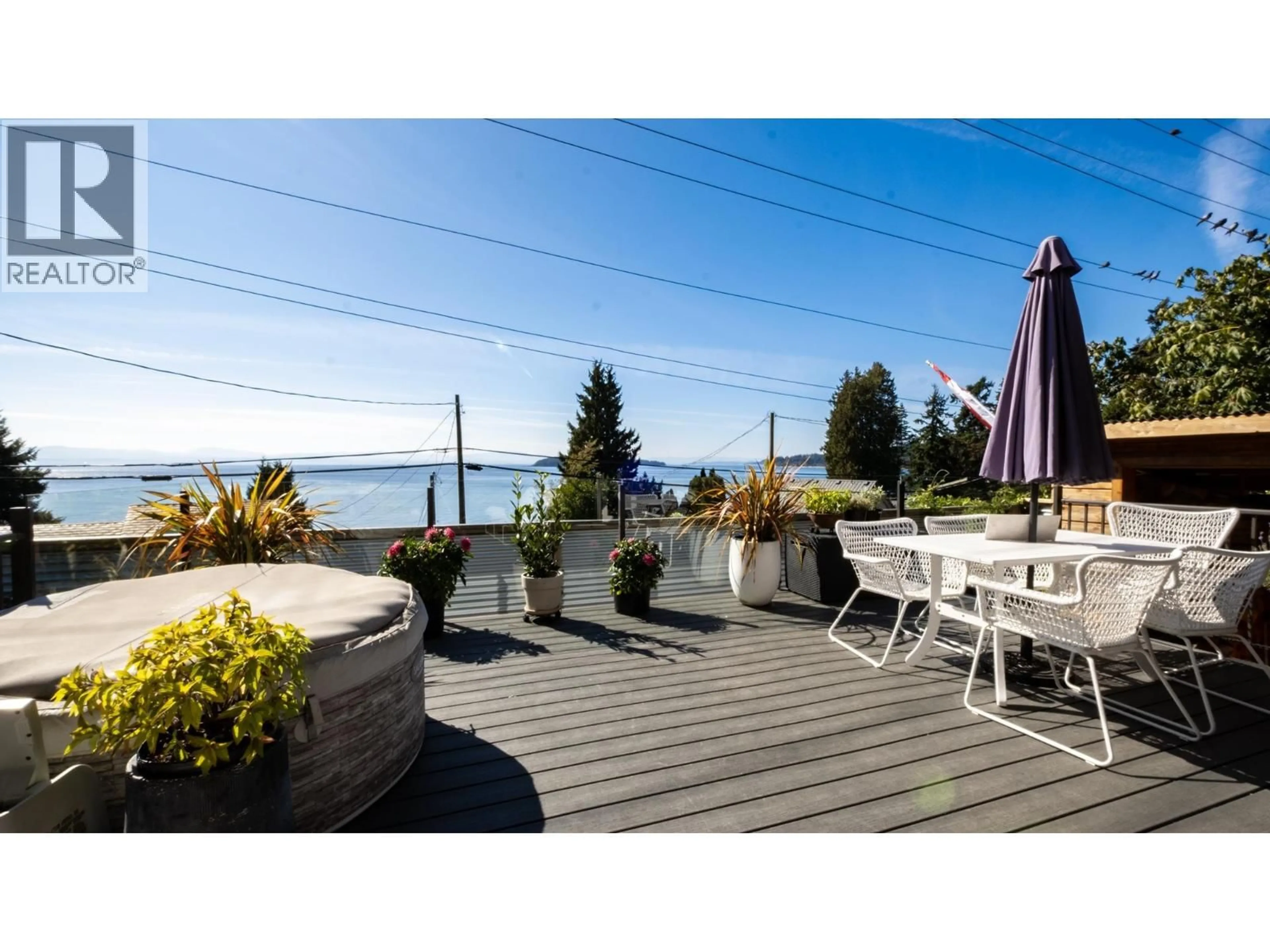 Patio, water/lake/river/ocean view for 5273 LITTLE LANE, Sechelt British Columbia V7Z0G7
