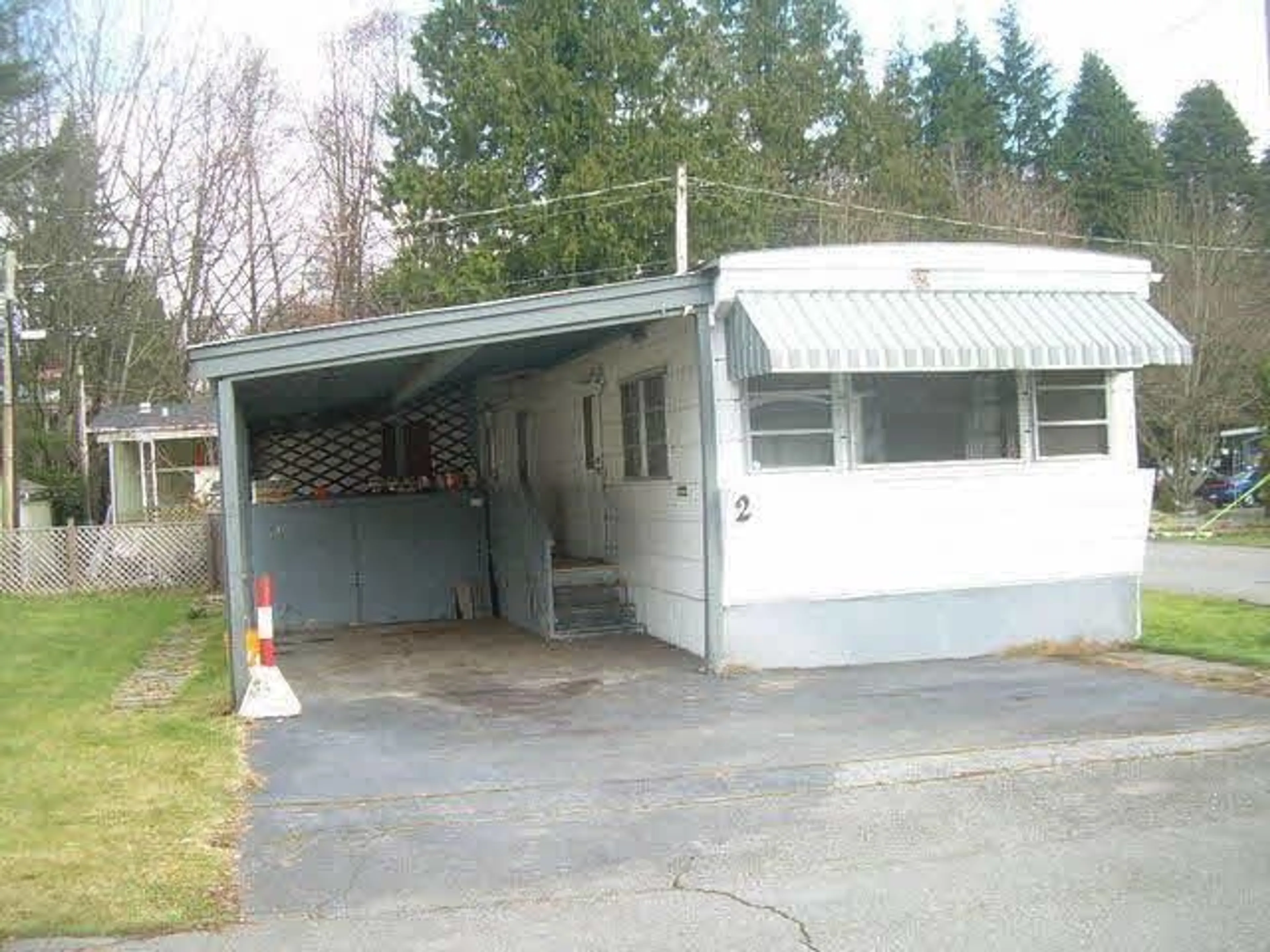 Indoor garage for 2 - 6280 KING GEORGE BOULEVARD BOULEVARD, Surrey British Columbia V3X1E9