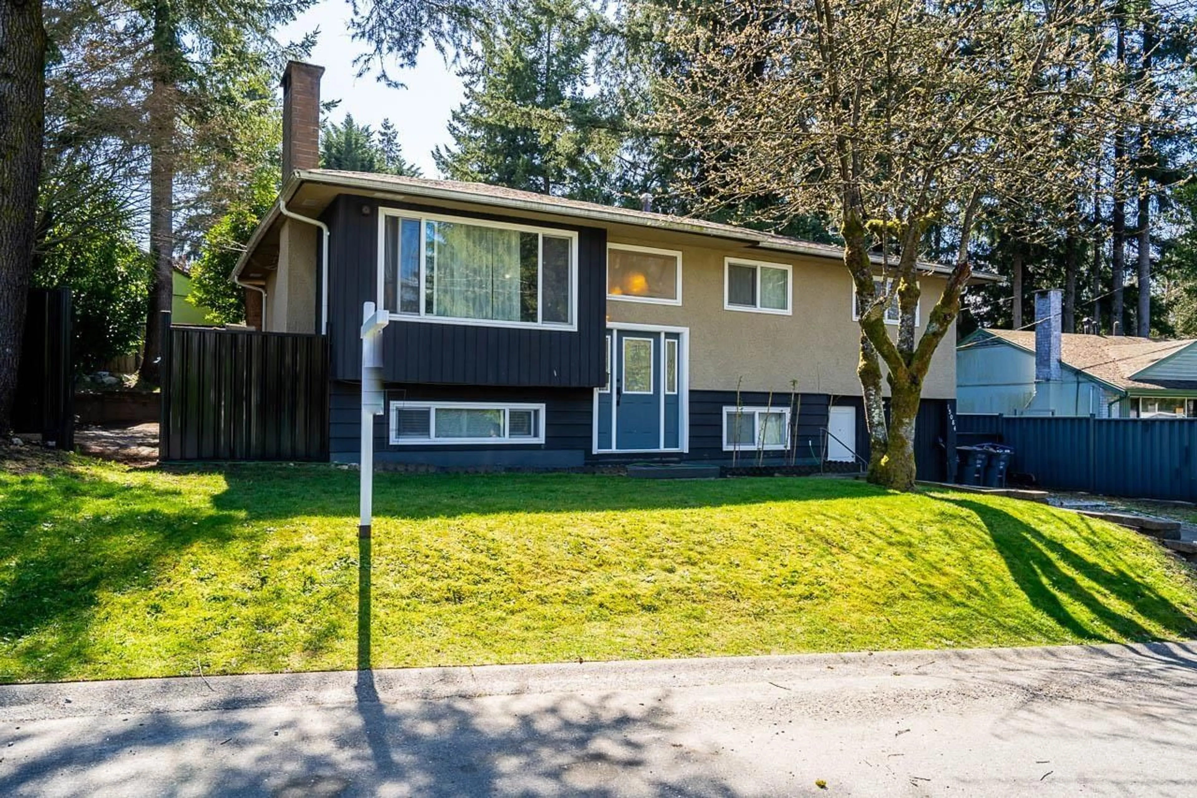 Home with vinyl exterior material, street for 15084 RAVEN PLACE, Surrey British Columbia V3R4T2
