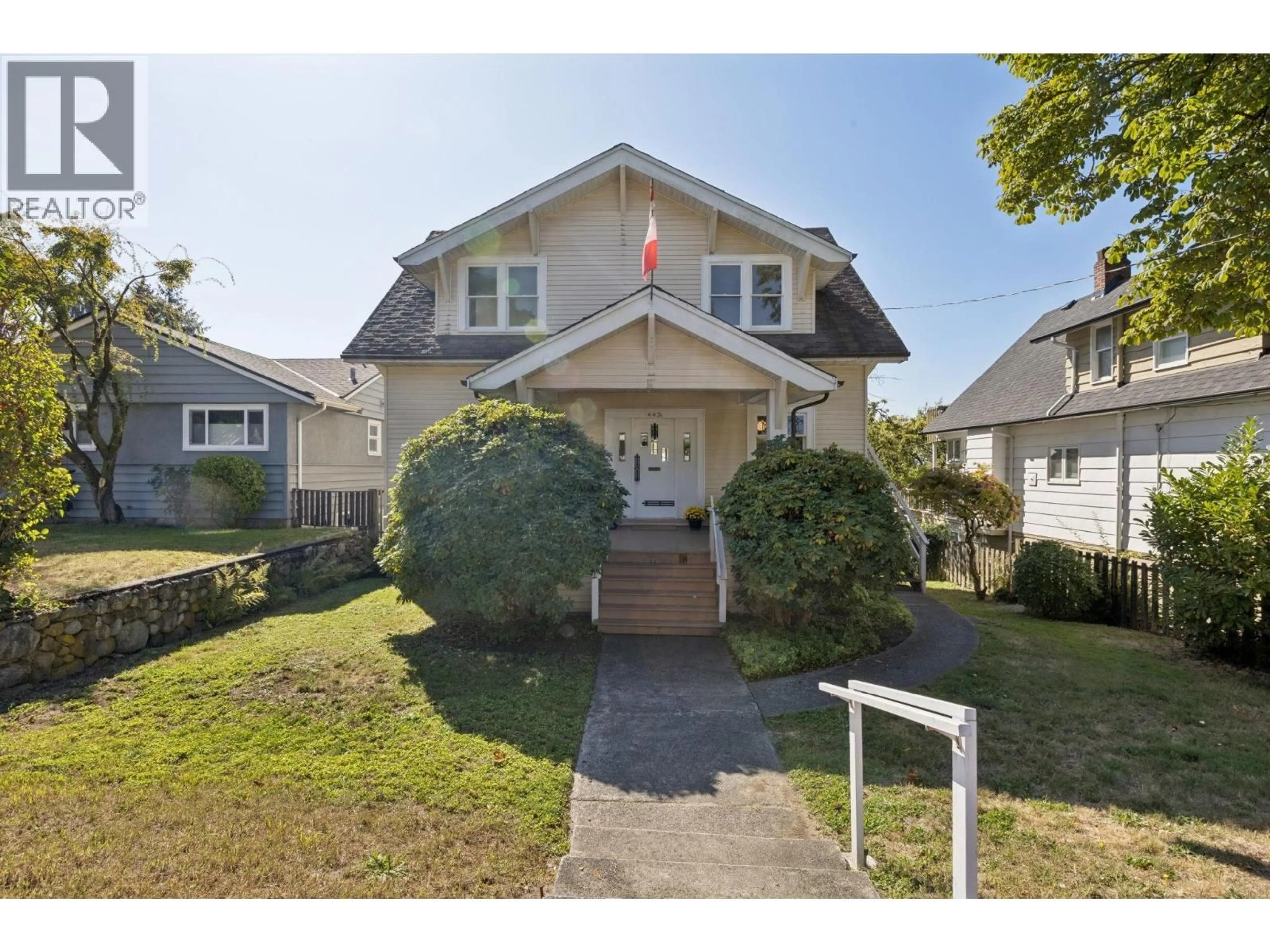 Unknown for 443 7TH STREET, North Vancouver British Columbia V7L1S1