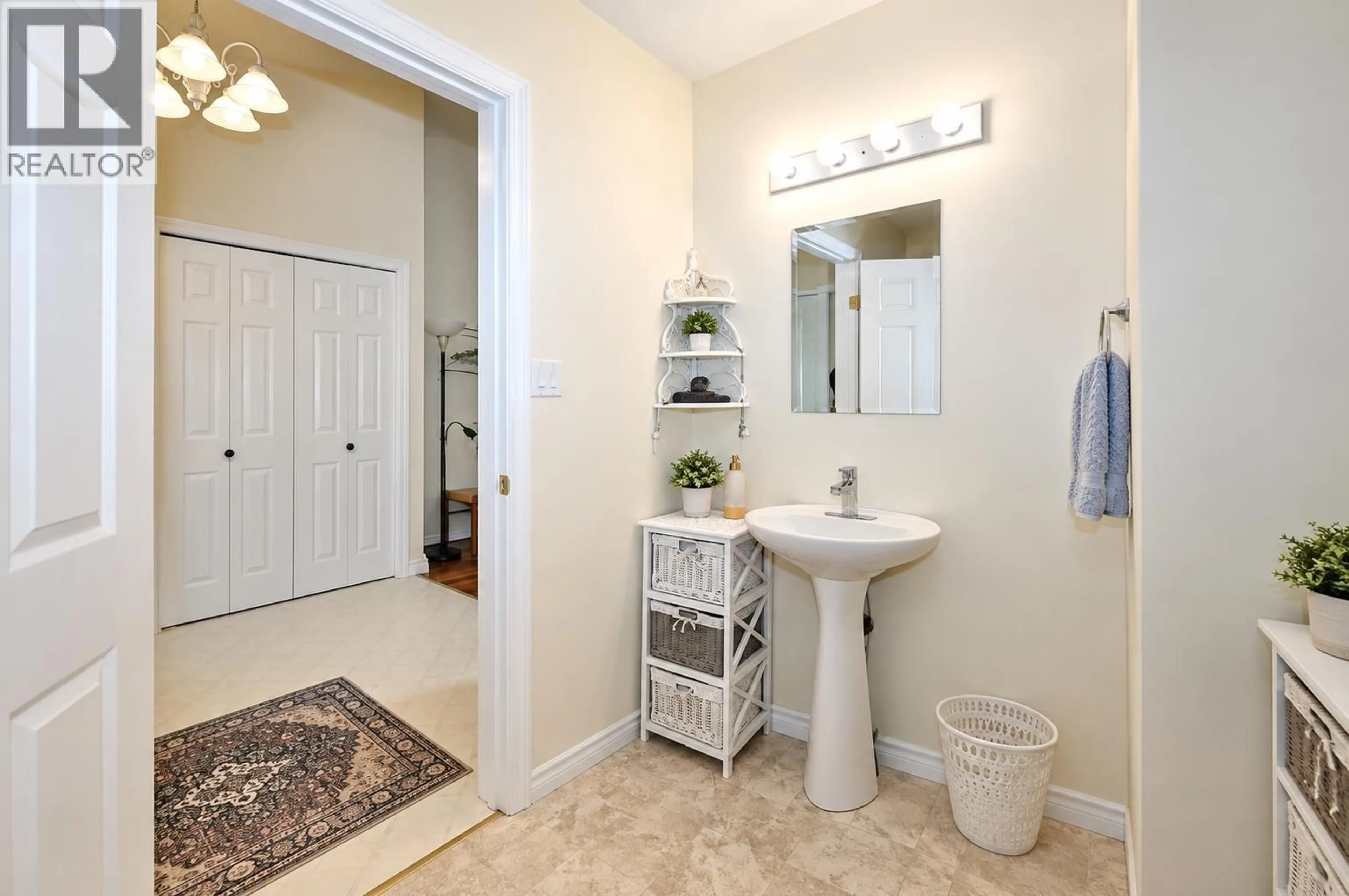 Standard bathroom, ceramic/tile floor for 10 - 11 EAGLE CRESCENT, Williams Lake British Columbia V2G4R6