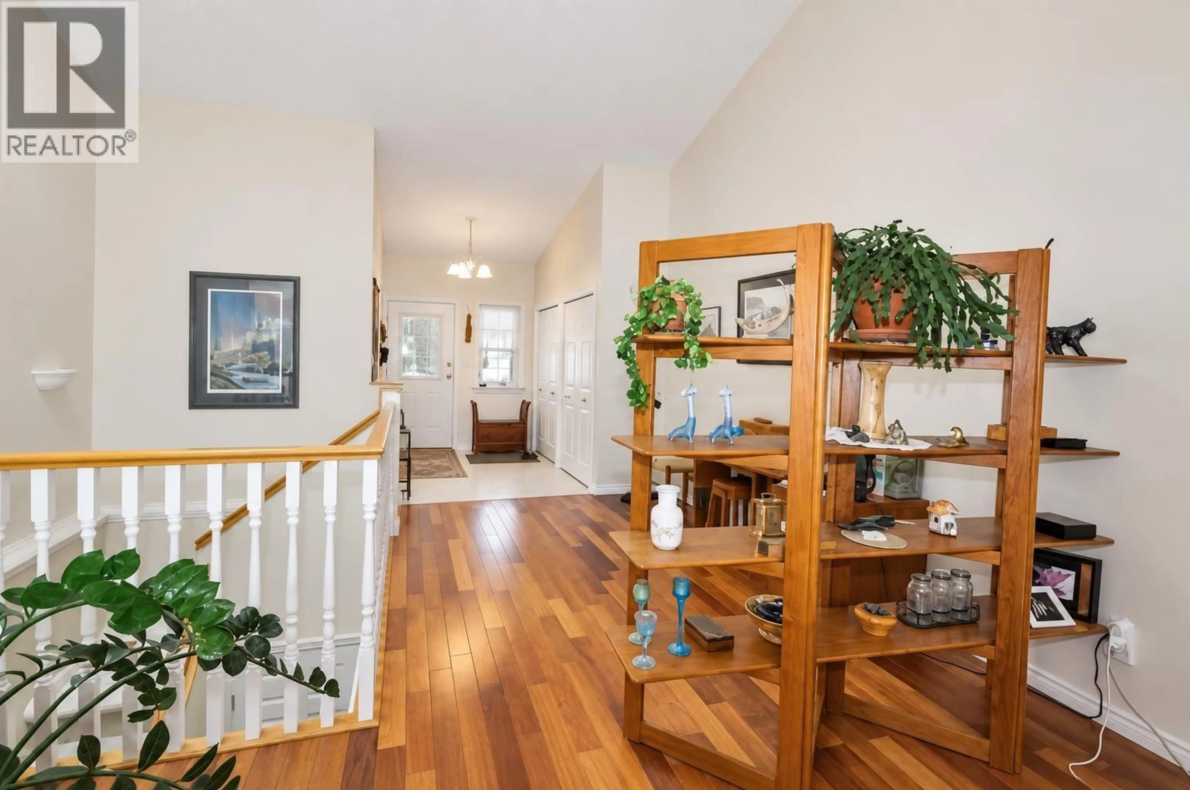 Indoor entryway for 10 - 11 EAGLE CRESCENT, Williams Lake British Columbia V2G4R6