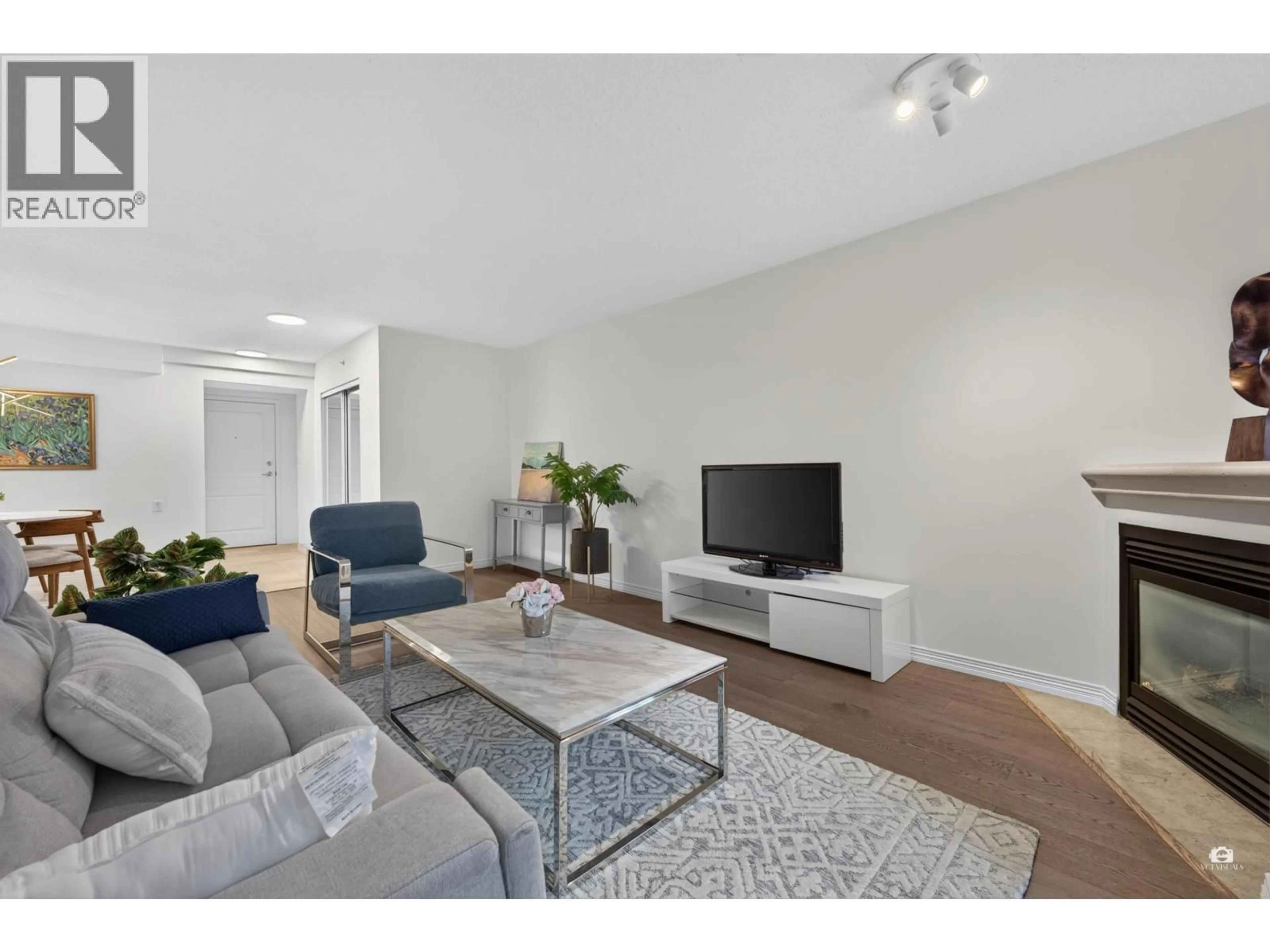 Living room with furniture, unknown for 202 - 5639 HAMPTON PLACE, Vancouver British Columbia V6T2H6