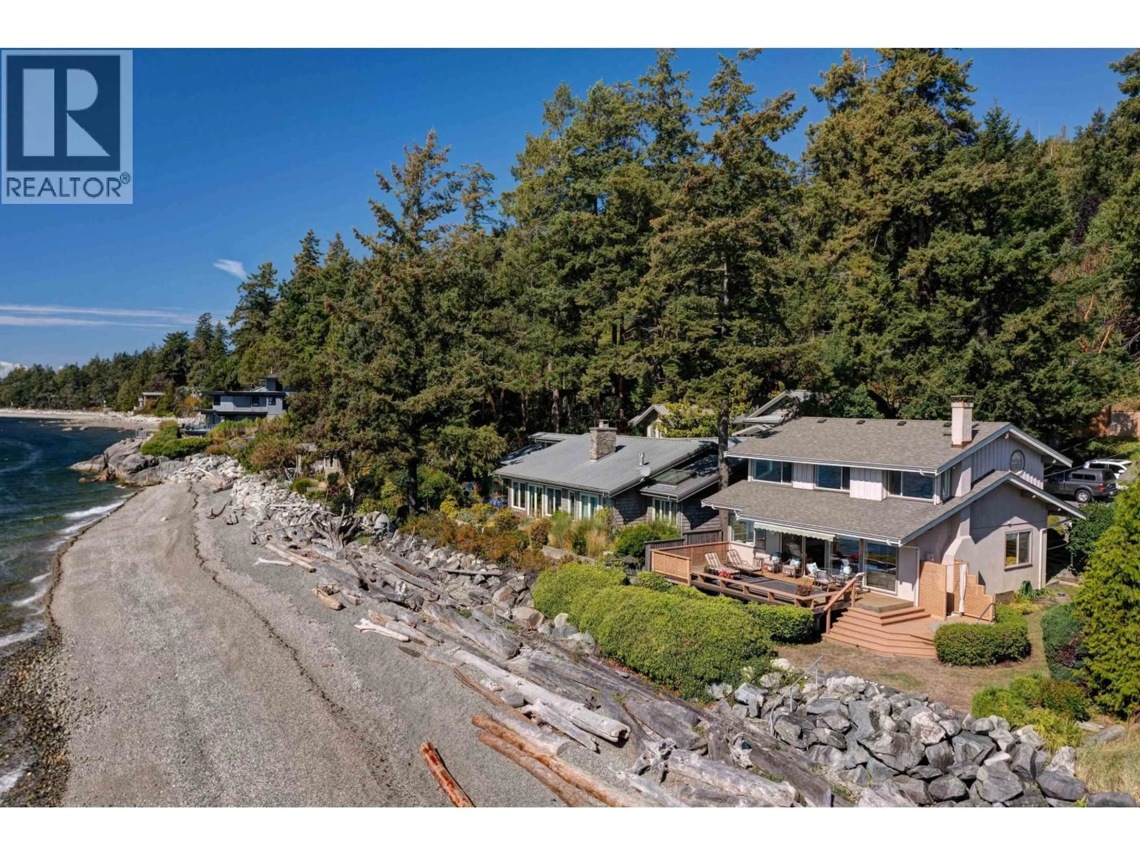 A pic from outside/outdoor area/front of a property/back of a property/a pic from drone, unknown for 6577 SUNSHINE COAST HIGHWAY, Sechelt British Columbia V7Z0T1
