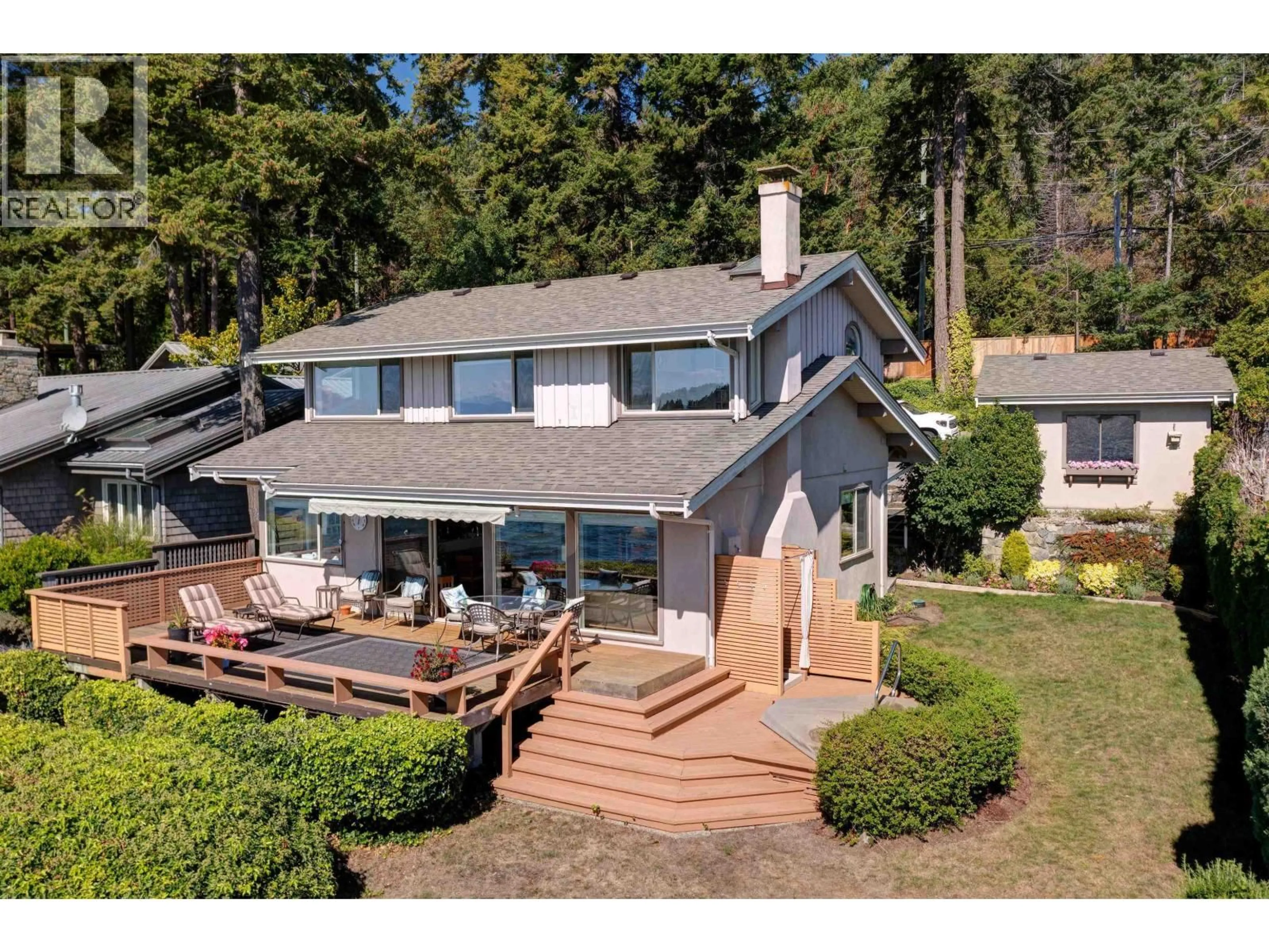 A pic from outside/outdoor area/front of a property/back of a property/a pic from drone, unknown for 6577 SUNSHINE COAST HIGHWAY, Sechelt British Columbia V7Z0T1