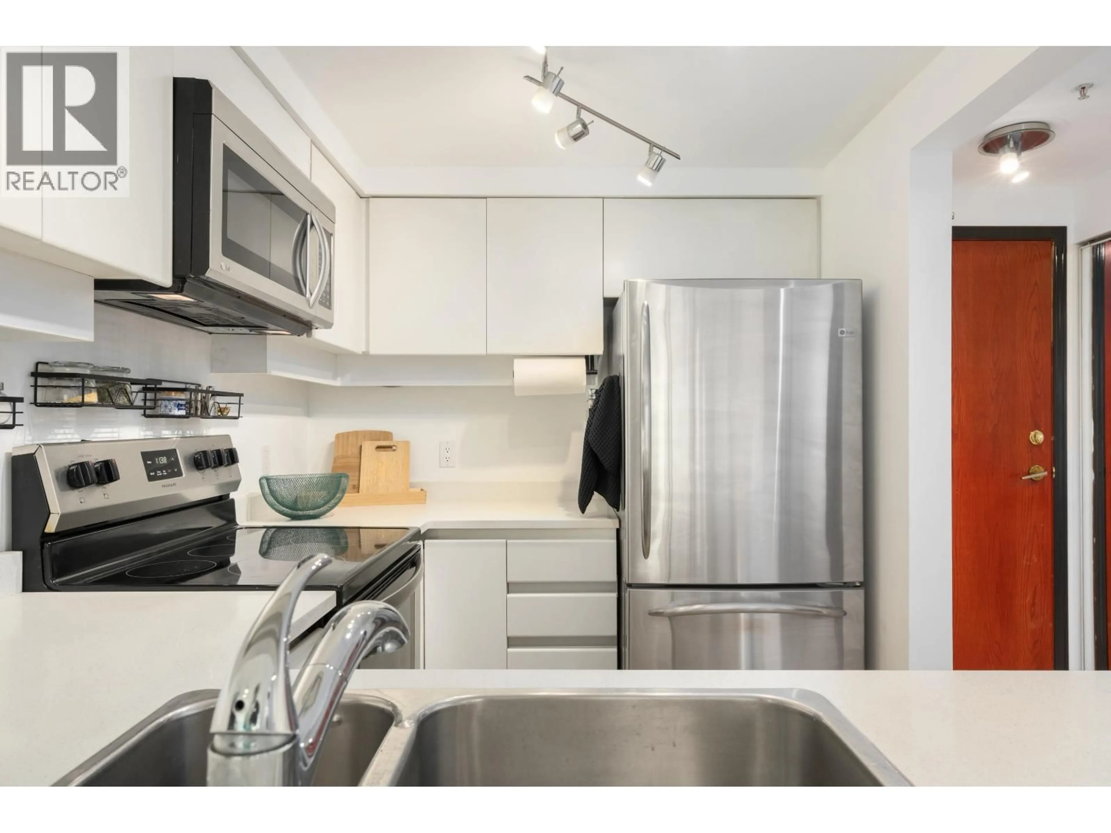 Standard kitchen, unknown for 807 - 1238 MELVILLE STREET, Vancouver British Columbia V6E4N2