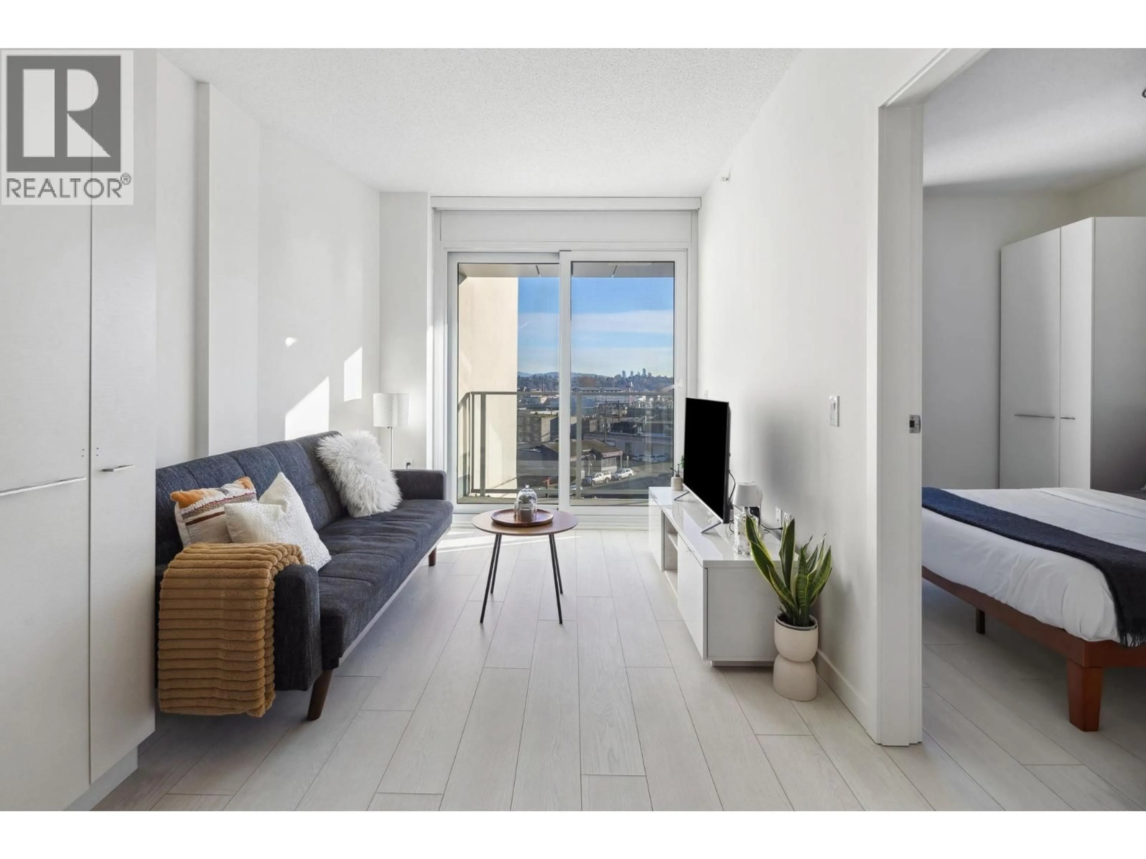Living room with furniture, unknown for 611 - 180 2ND AVENUE, Vancouver British Columbia V5T0K4