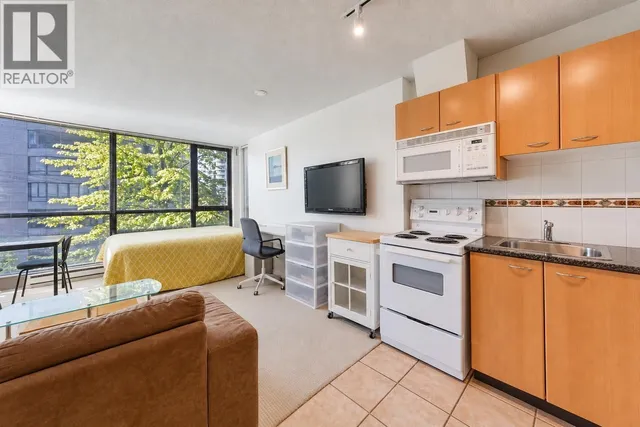 403 - 1367 ALBERNI STREET, Vancouver 4