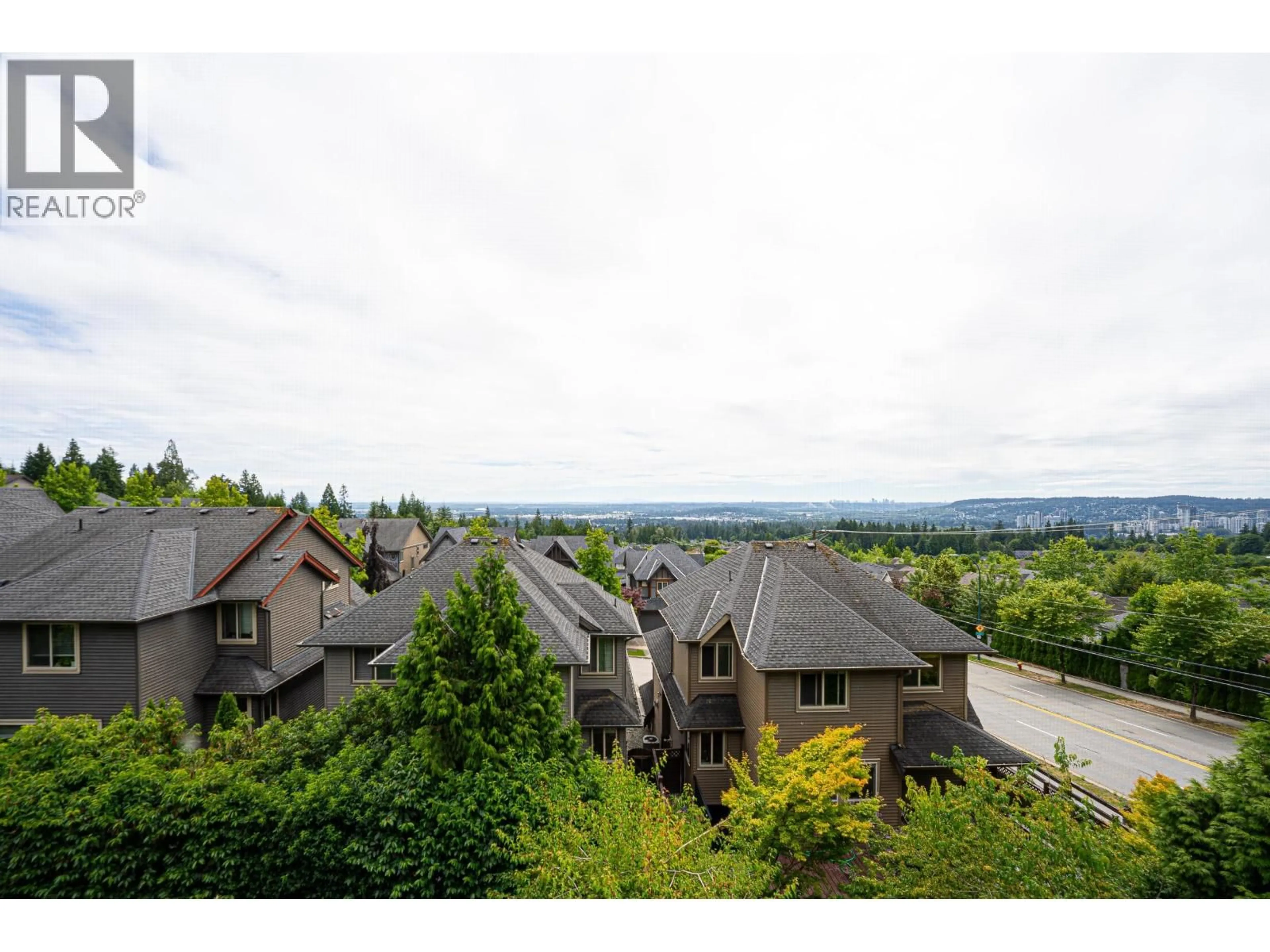 A pic from outside/outdoor area/front of a property/back of a property/a pic from drone, mountain view for 125 - 1460 SOUTHVIEW STREET, Coquitlam British Columbia V3E0G6