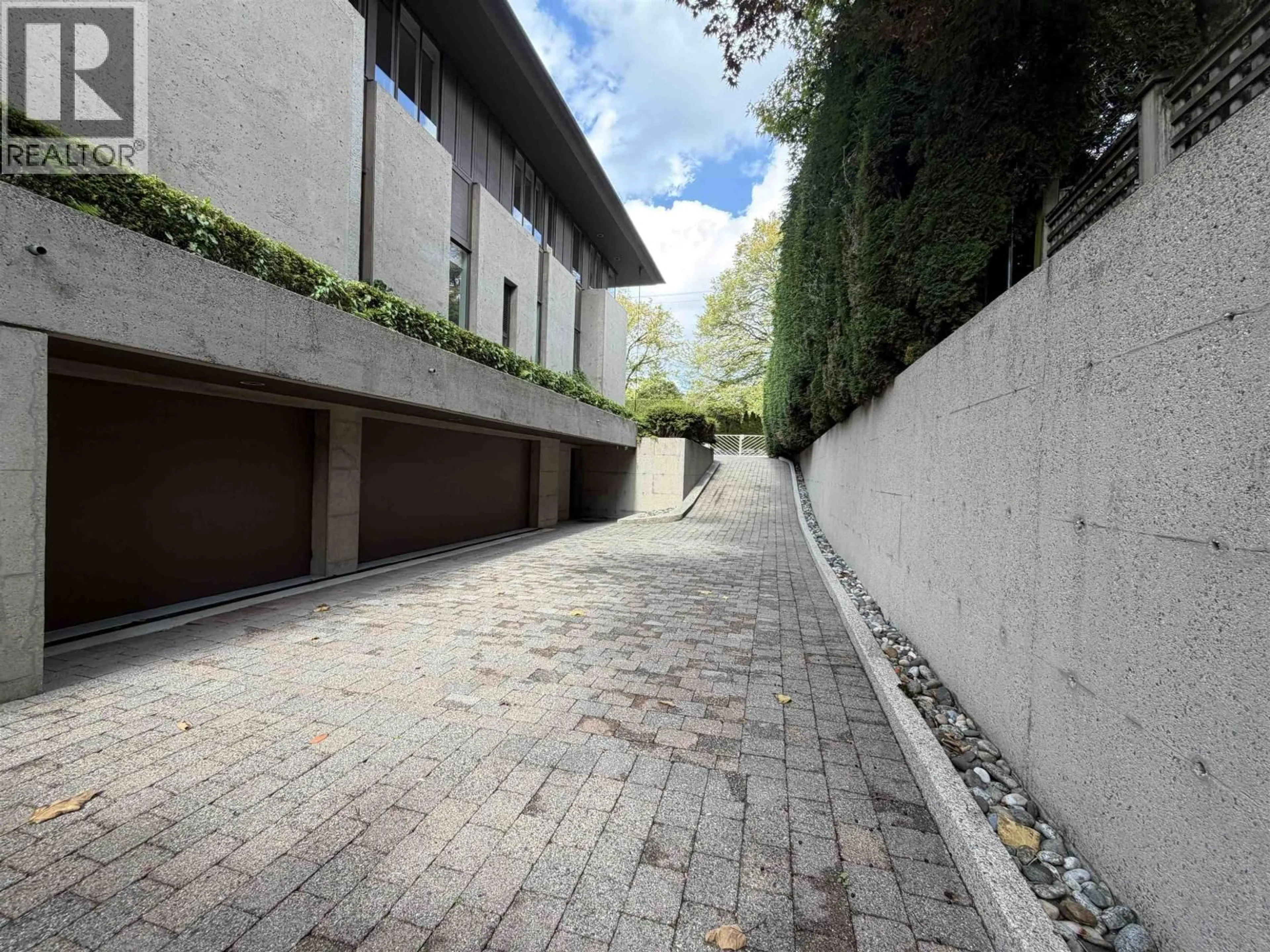 Patio, street for 1178 LAURIER AVENUE, Vancouver British Columbia V6H1Y5
