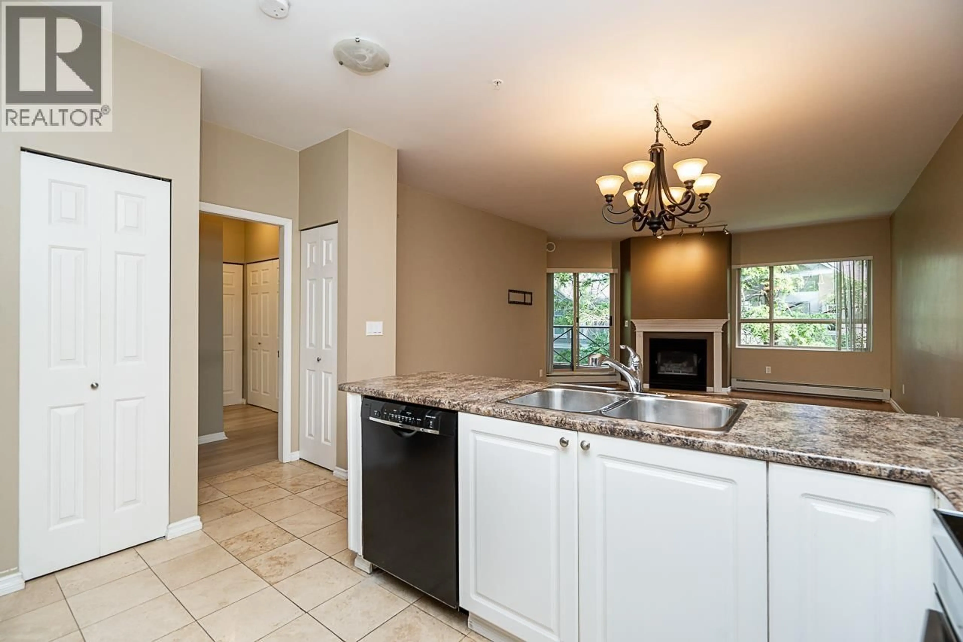 Unknown for 222 - 2109 ROWLAND STREET, Port Coquitlam British Columbia V3C6J4