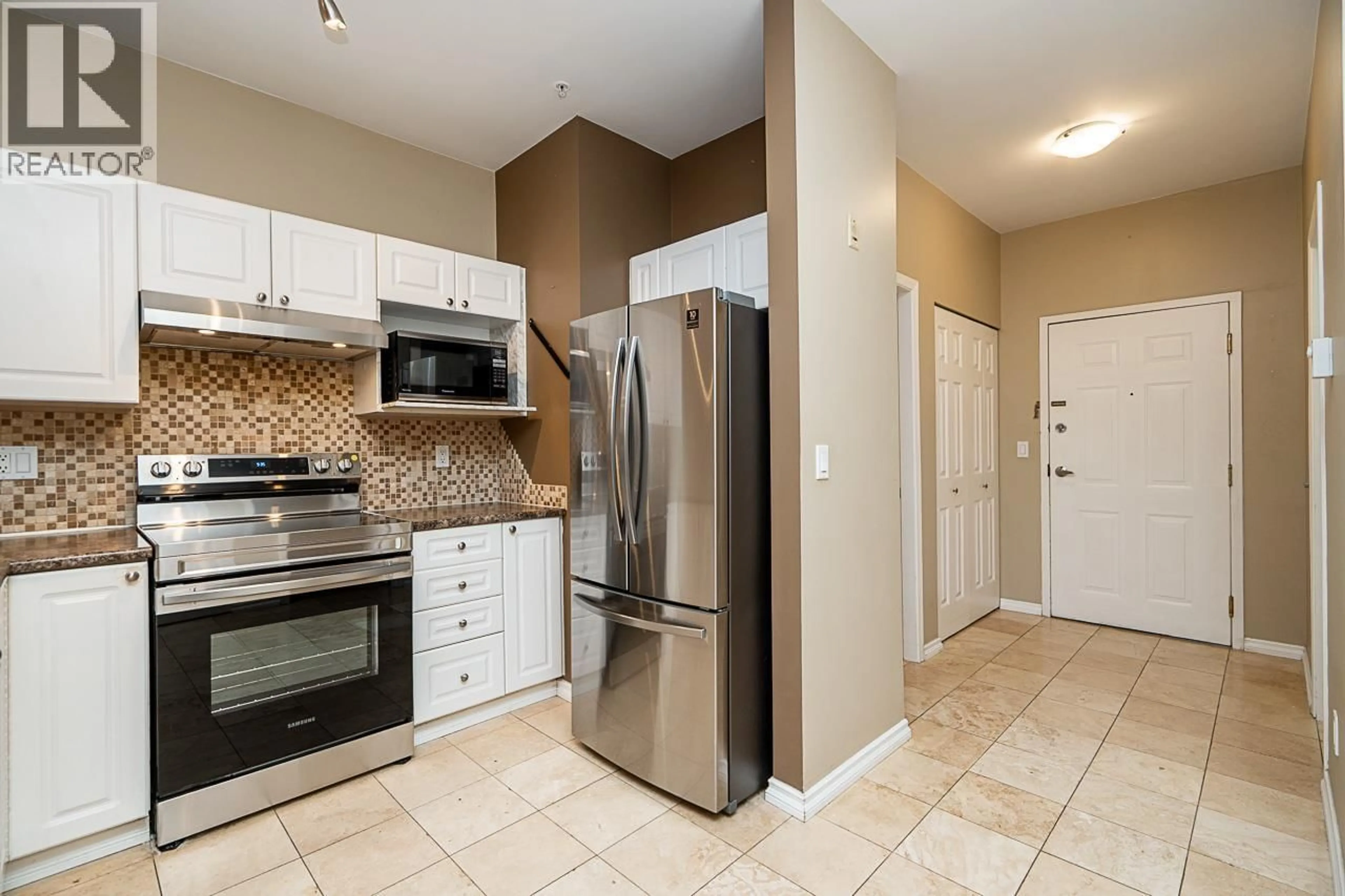Standard kitchen, ceramic/tile floor for 222 - 2109 ROWLAND STREET, Port Coquitlam British Columbia V3C6J4