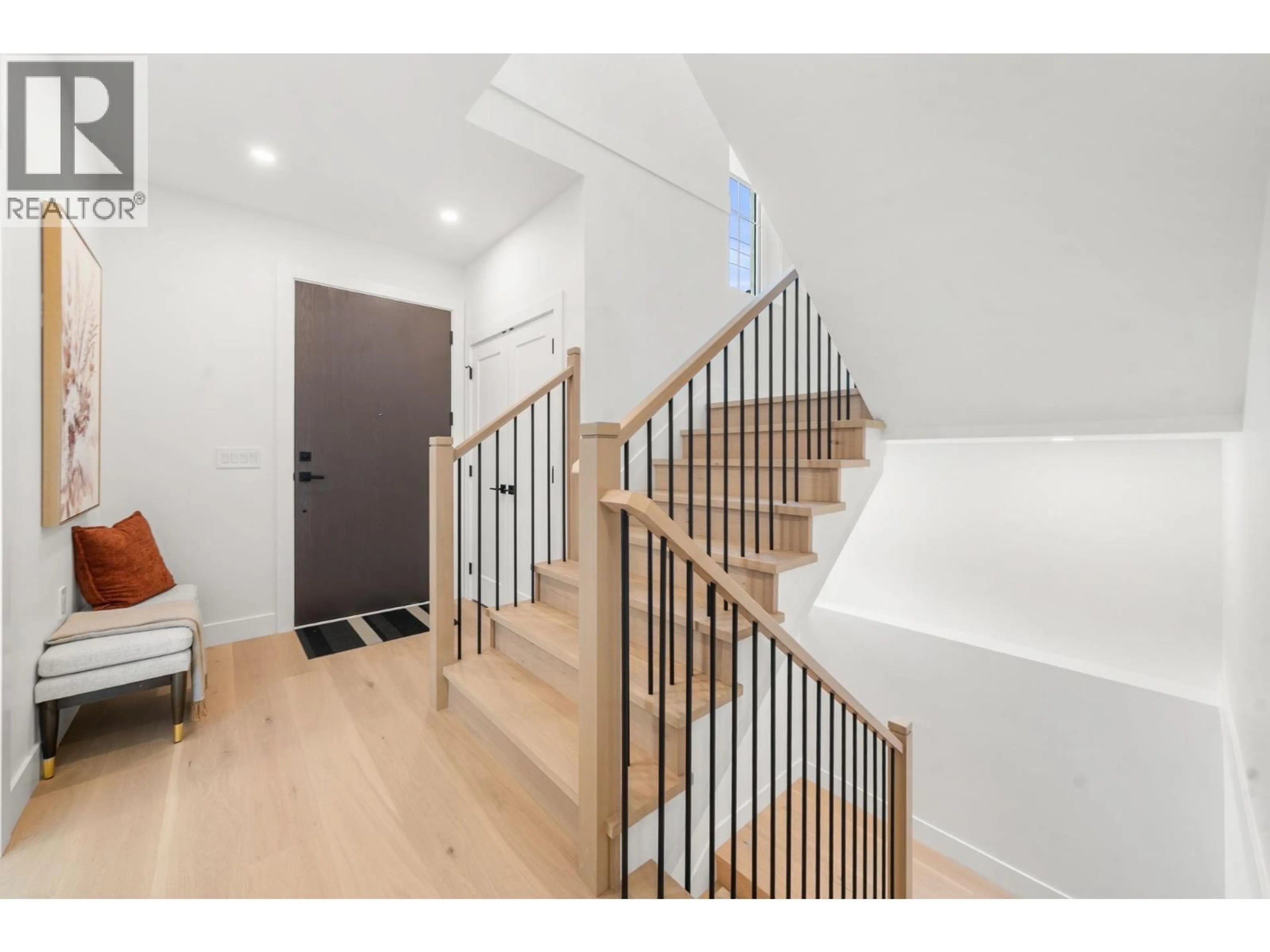 Unknown for 1350 ROSS ROAD, North Vancouver British Columbia V7J1V2