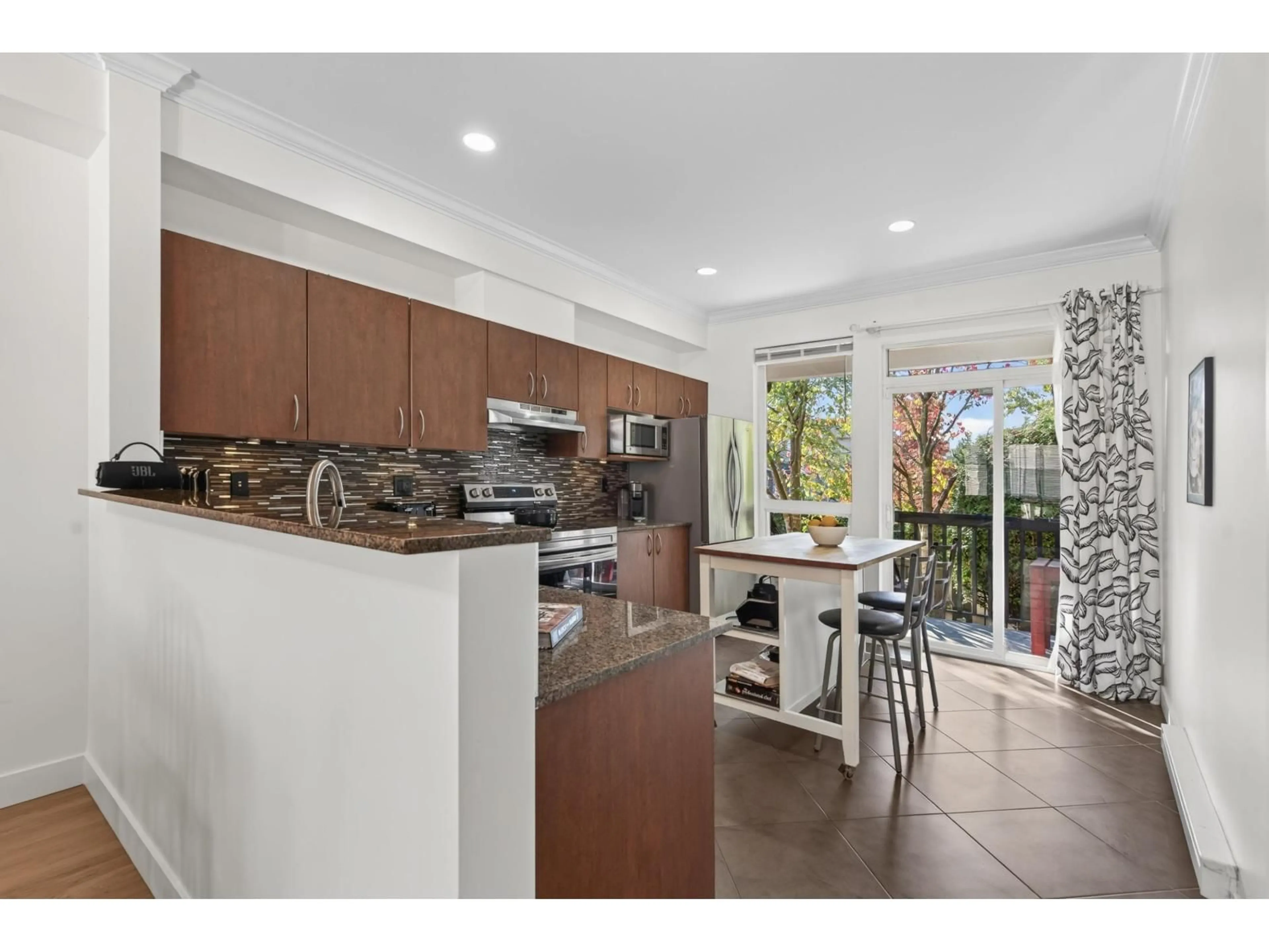 Open concept kitchen, ceramic/tile floor for 3 - 16772 61 AVENUE, Surrey British Columbia V3S4P2