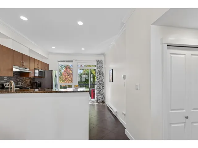 3 - 16772 61 AVENUE, Surrey 5