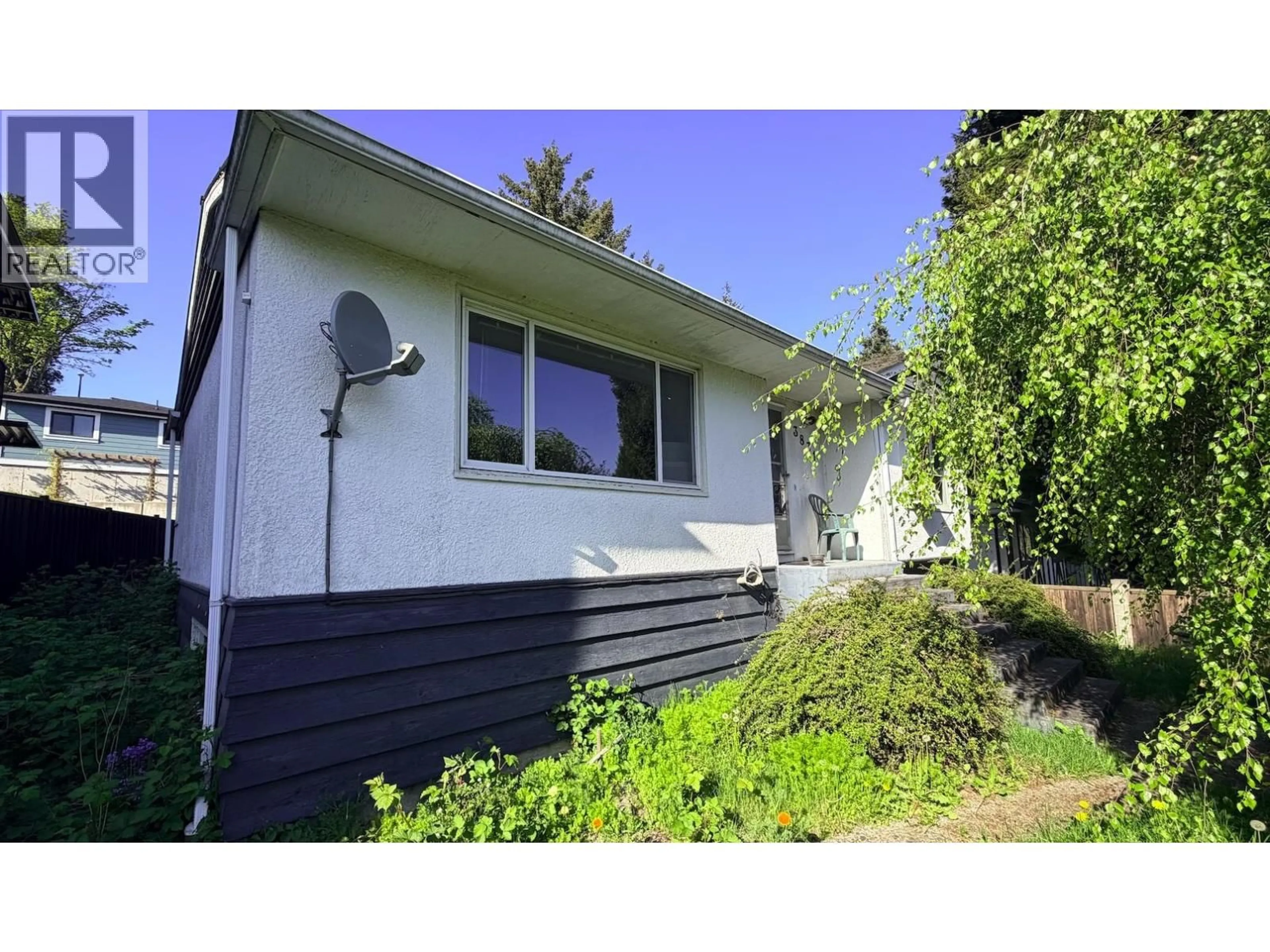 Home with vinyl exterior material, street for 3831 MARINE DRIVE, Burnaby British Columbia V5J3E3