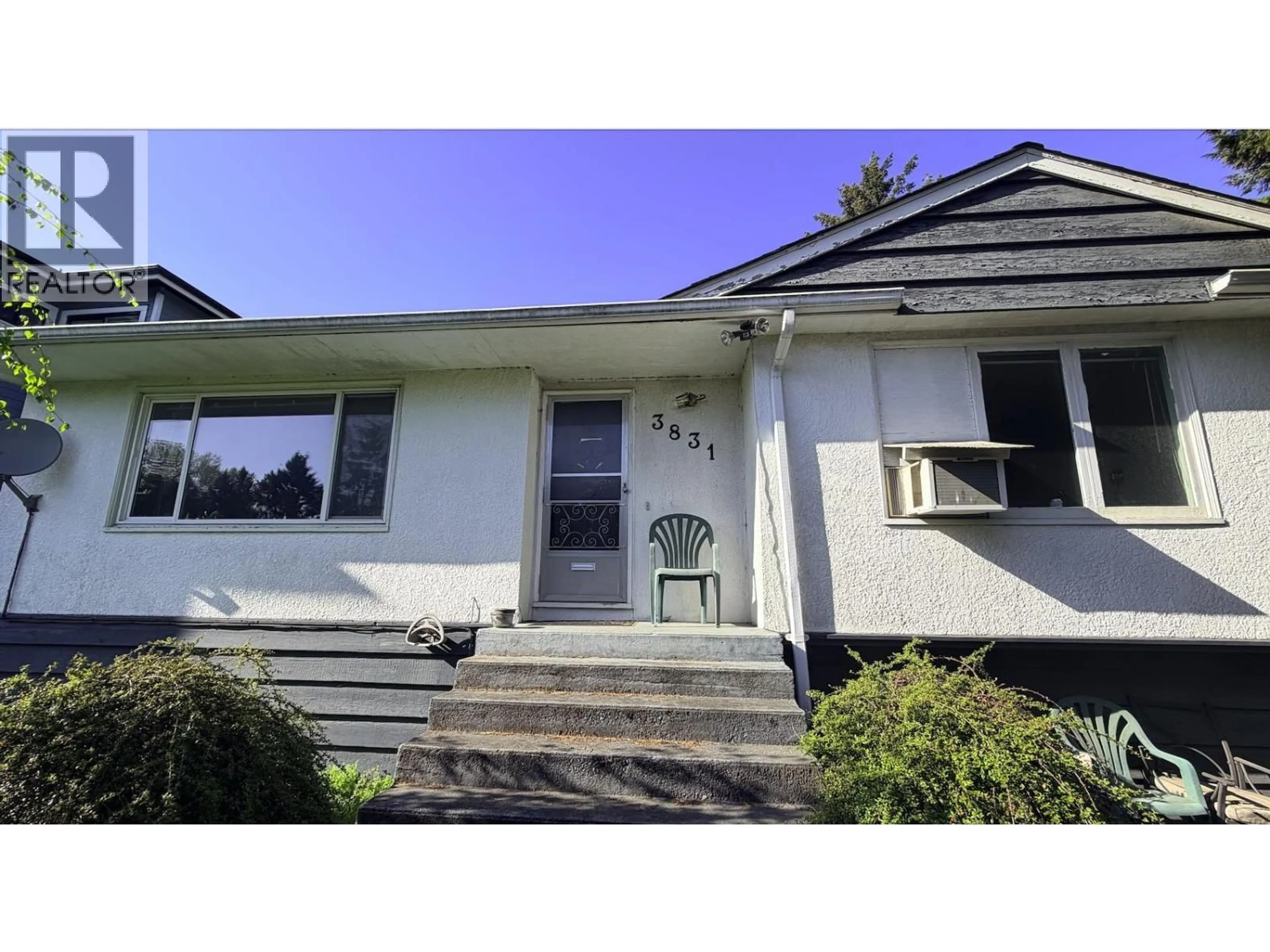 Home with vinyl exterior material, street for 3831 MARINE DRIVE, Burnaby British Columbia V5J3E3