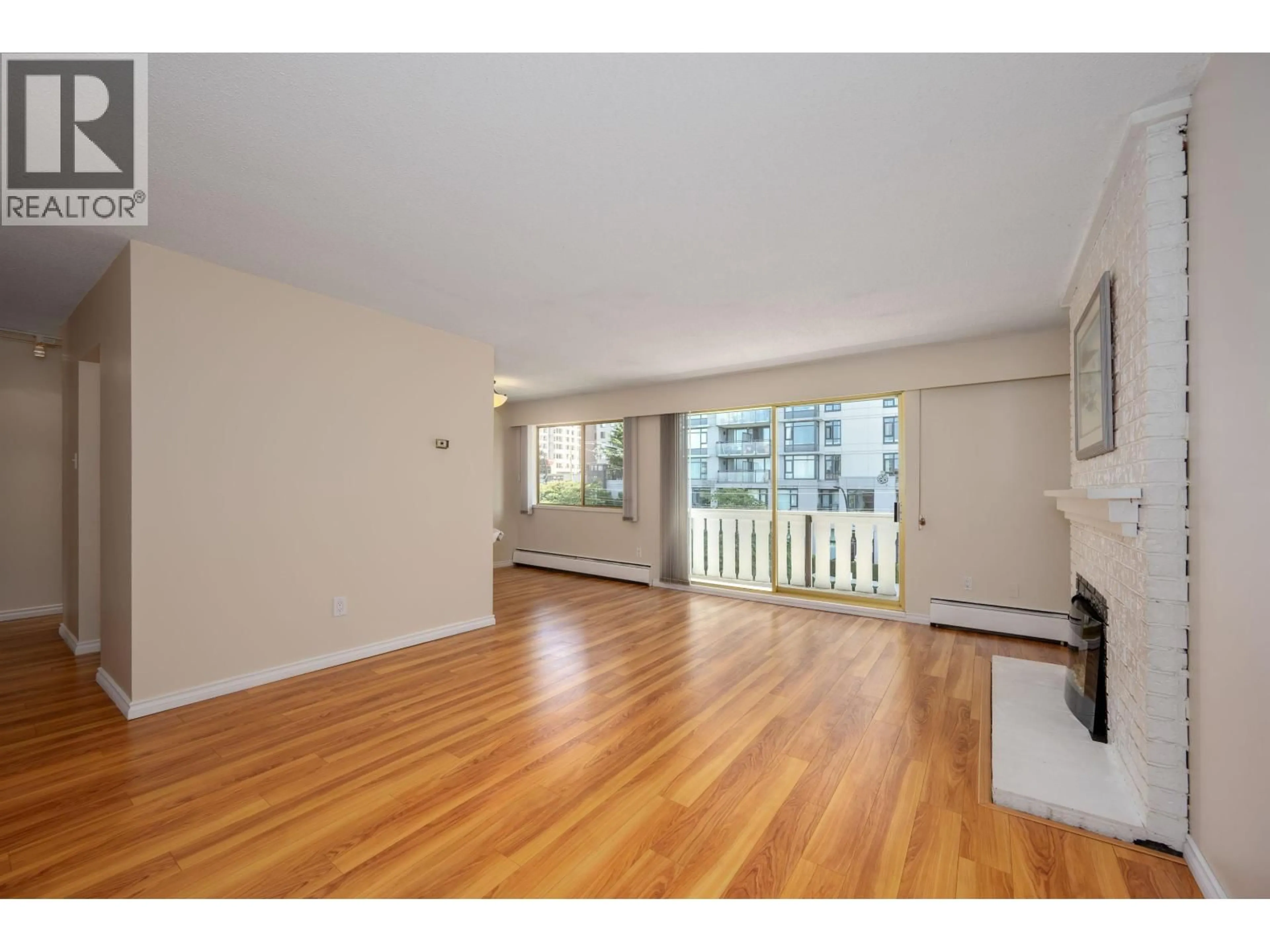 A pic of a room for 302 - 1345 CHESTERFIELD AVENUE, North Vancouver British Columbia V7M2N1