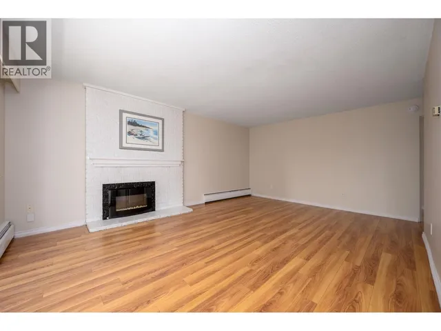 302 - 1345 CHESTERFIELD AVENUE, North Vancouver 5