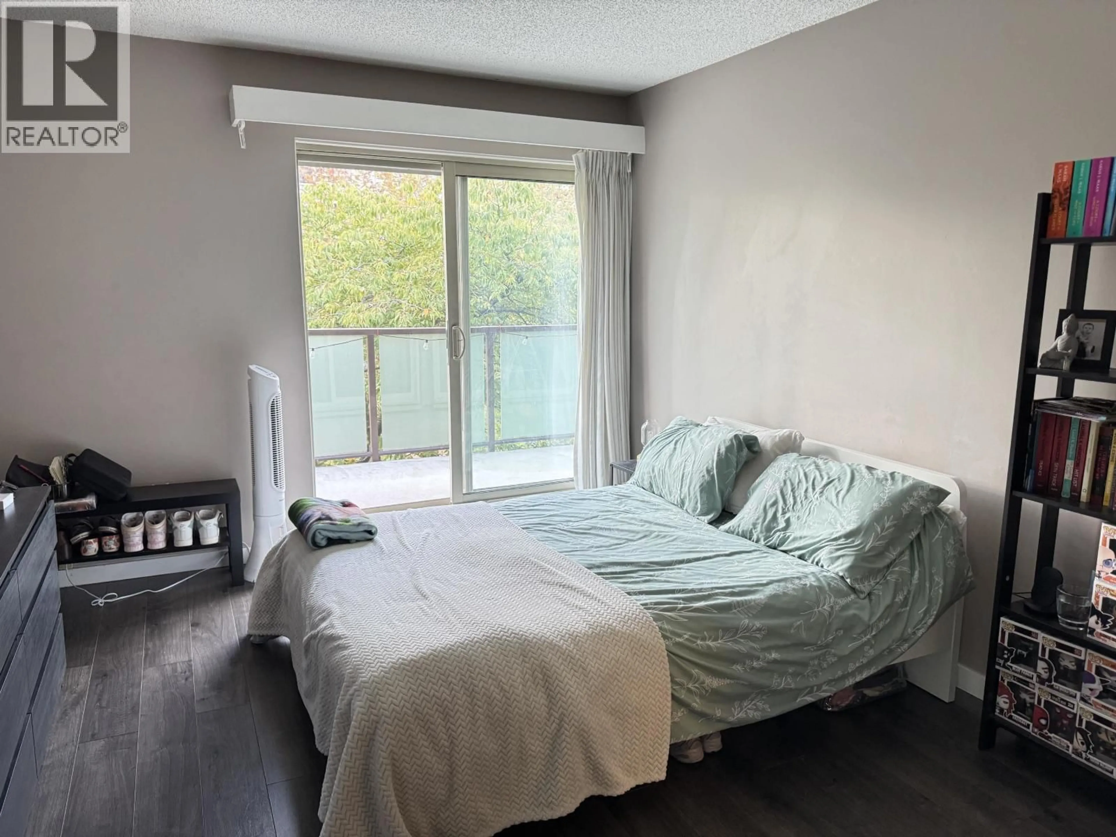 A pic of a room for 306 - 4363 HALIFAX STREET, Burnaby British Columbia V5C5Z3