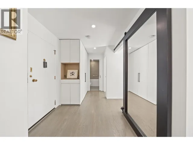 817 - 1445 MARPOLE AVENUE, Vancouver 2