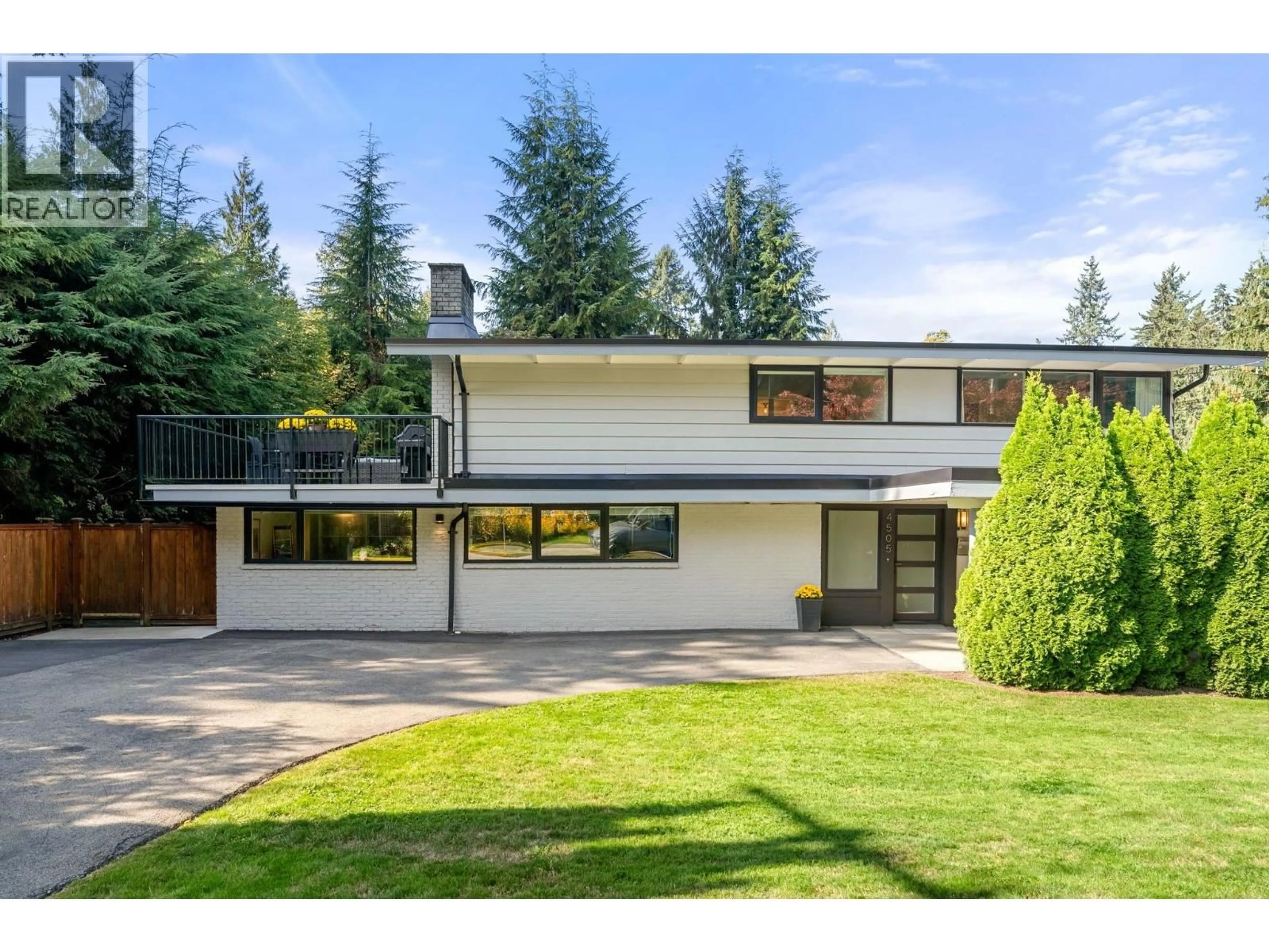 Home with vinyl exterior material, street for 4505 LIONS AVENUE, North Vancouver British Columbia V7R3S7