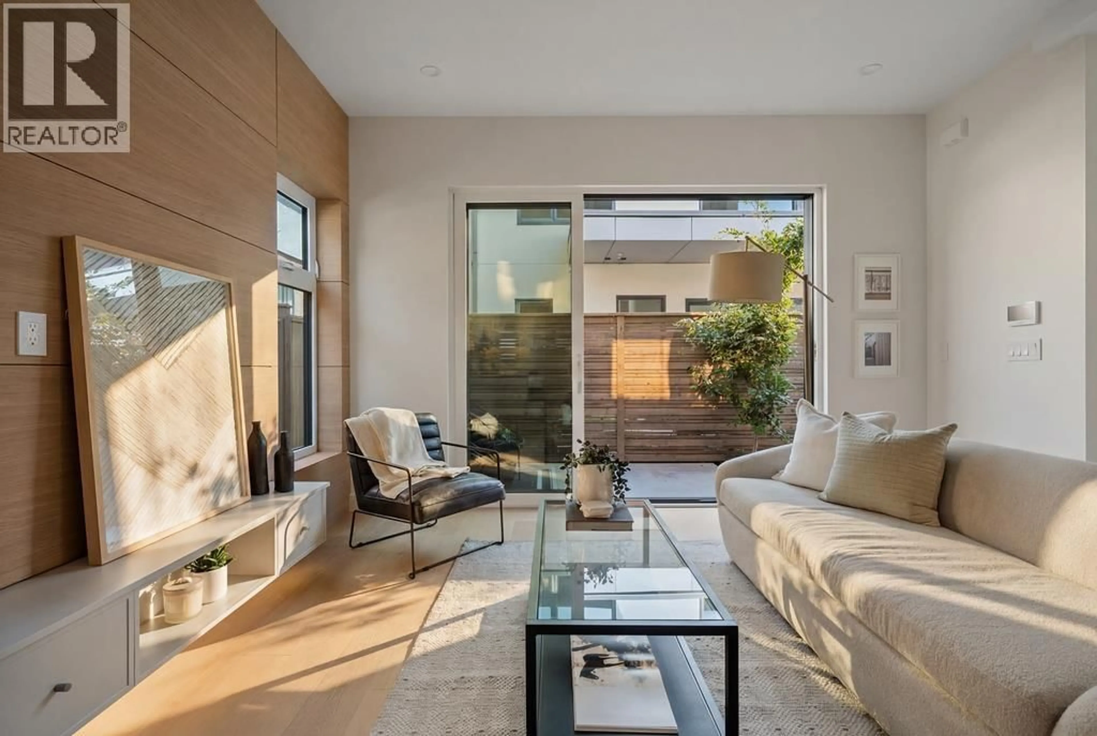 Living room with furniture, unknown for 366 23RD AVENUE, Vancouver British Columbia V5V1X5