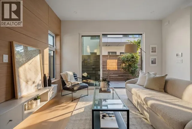 366 23RD AVENUE, Vancouver 1