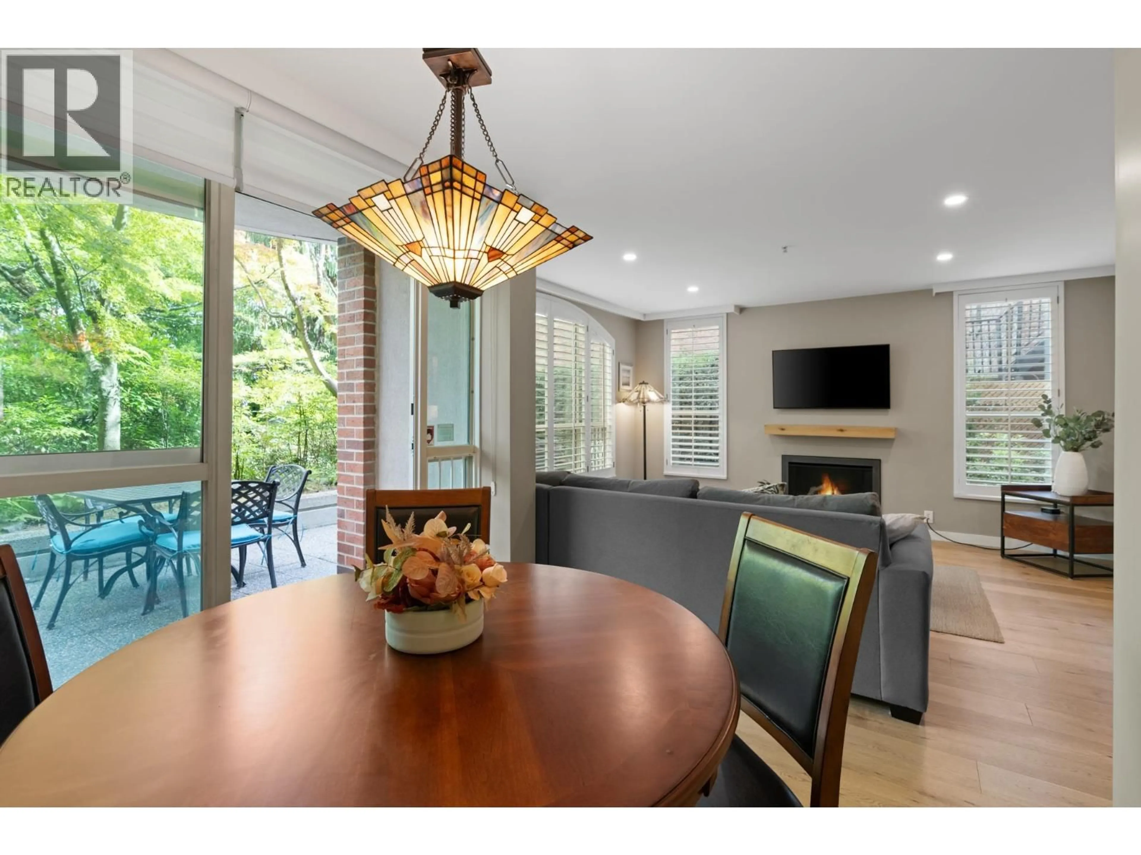 Open concept kitchen, wood/laminate floor for 109 - 1111 HARO STREET, Vancouver British Columbia V6E1E3