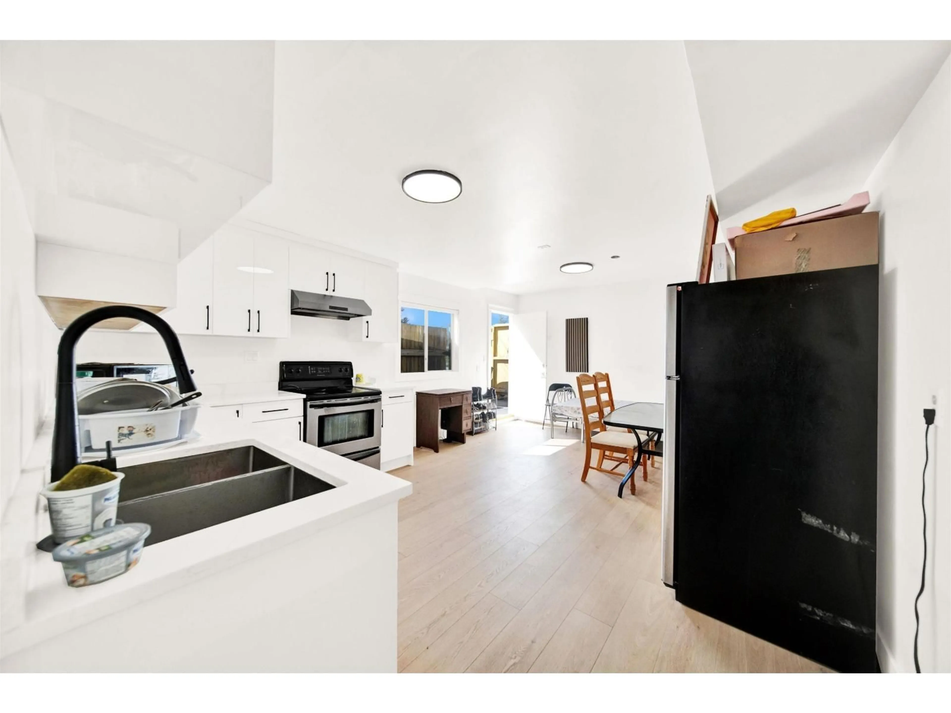 Open concept kitchen, unknown for 12712 113A AVENUE, Surrey British Columbia V3V3M4