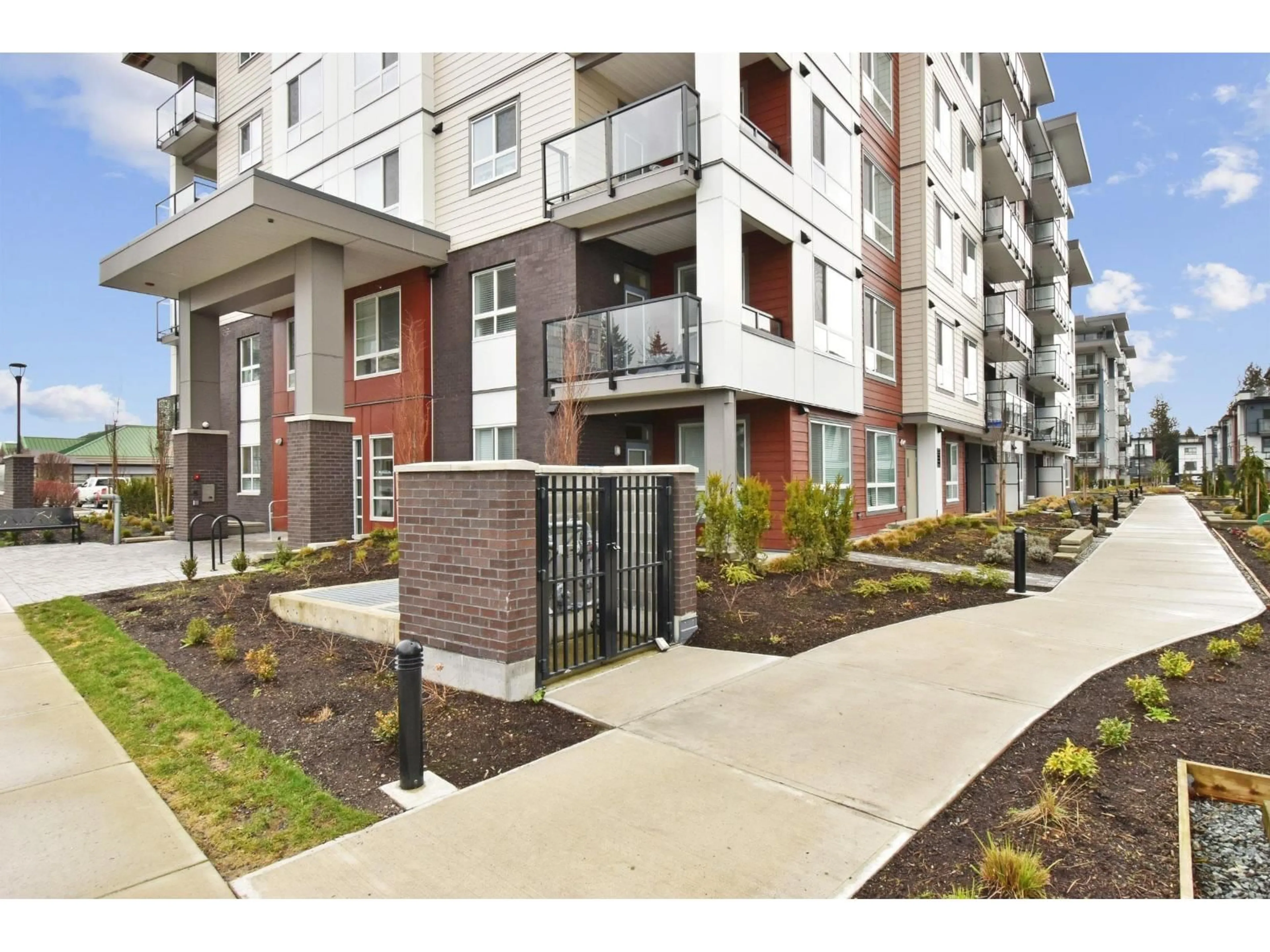 Patio, street for 112 - 1514 MCCALLUM ROAD, Abbotsford British Columbia V2S0L8