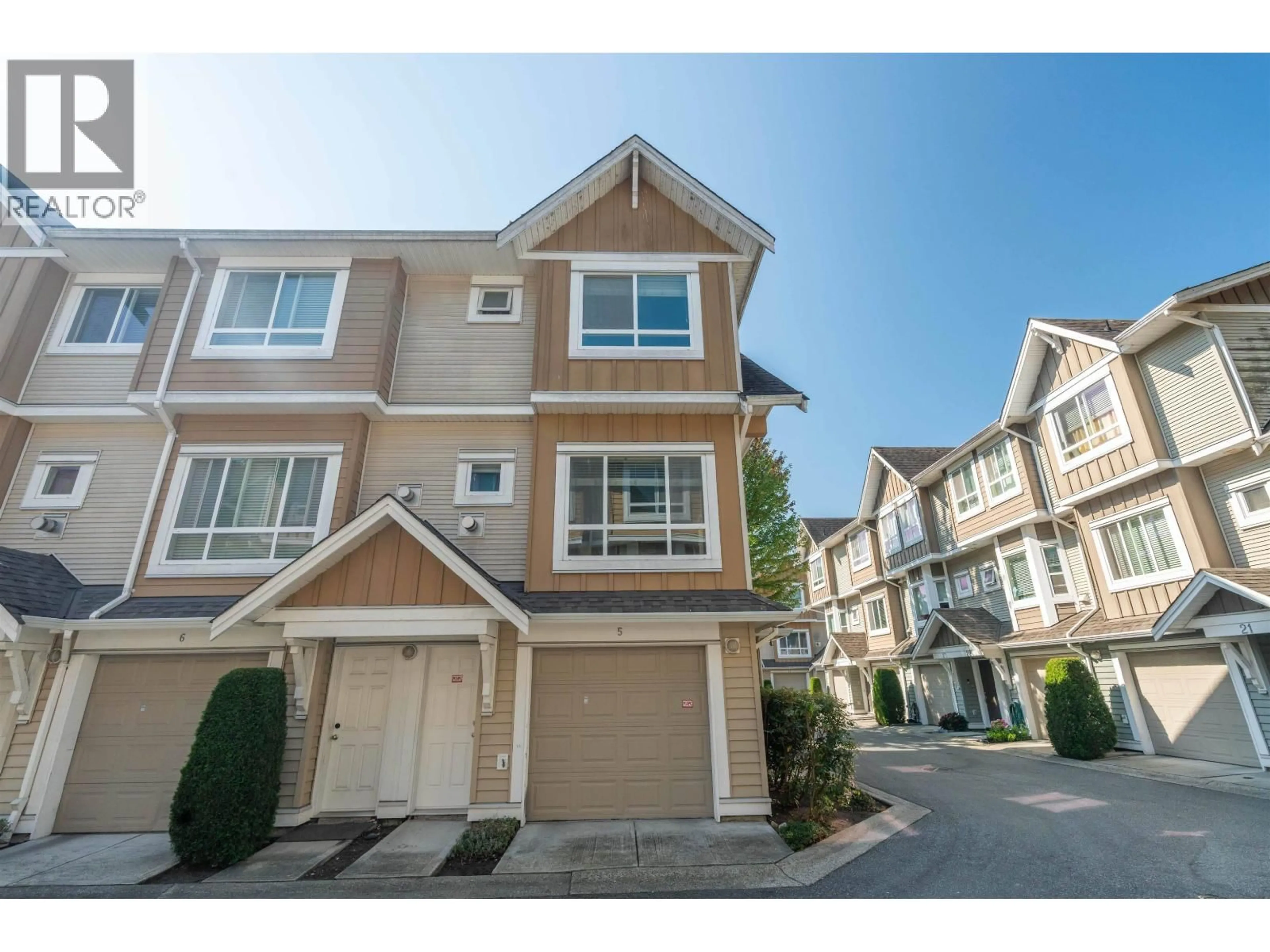 A pic from outside/outdoor area/front of a property/back of a property/a pic from drone, street for 5 - 9451 GRANVILLE AVENUE, Richmond British Columbia V6Y1P9