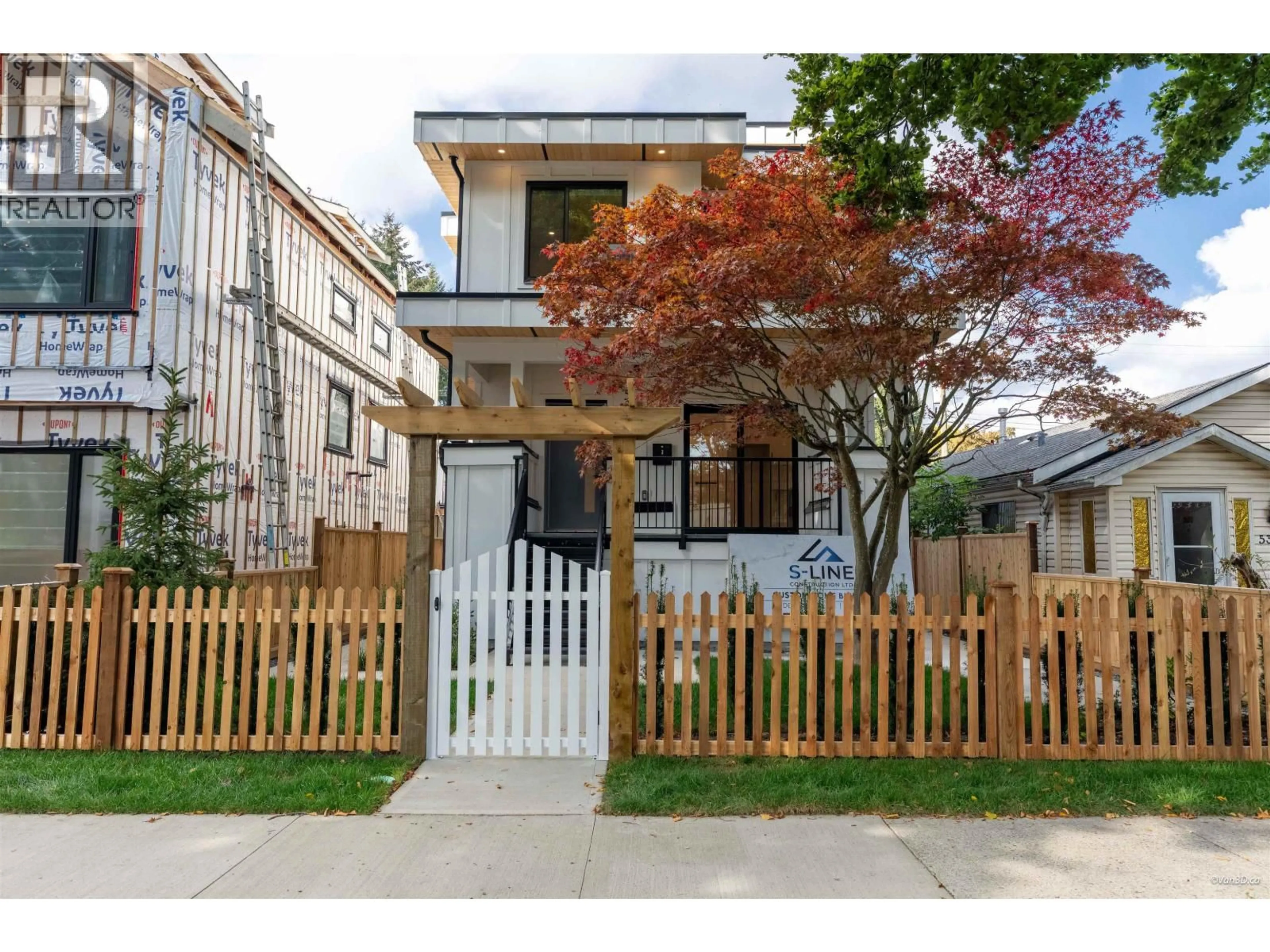 Unknown for 1 - 5385 EARLES STREET, Vancouver British Columbia V5R3S2