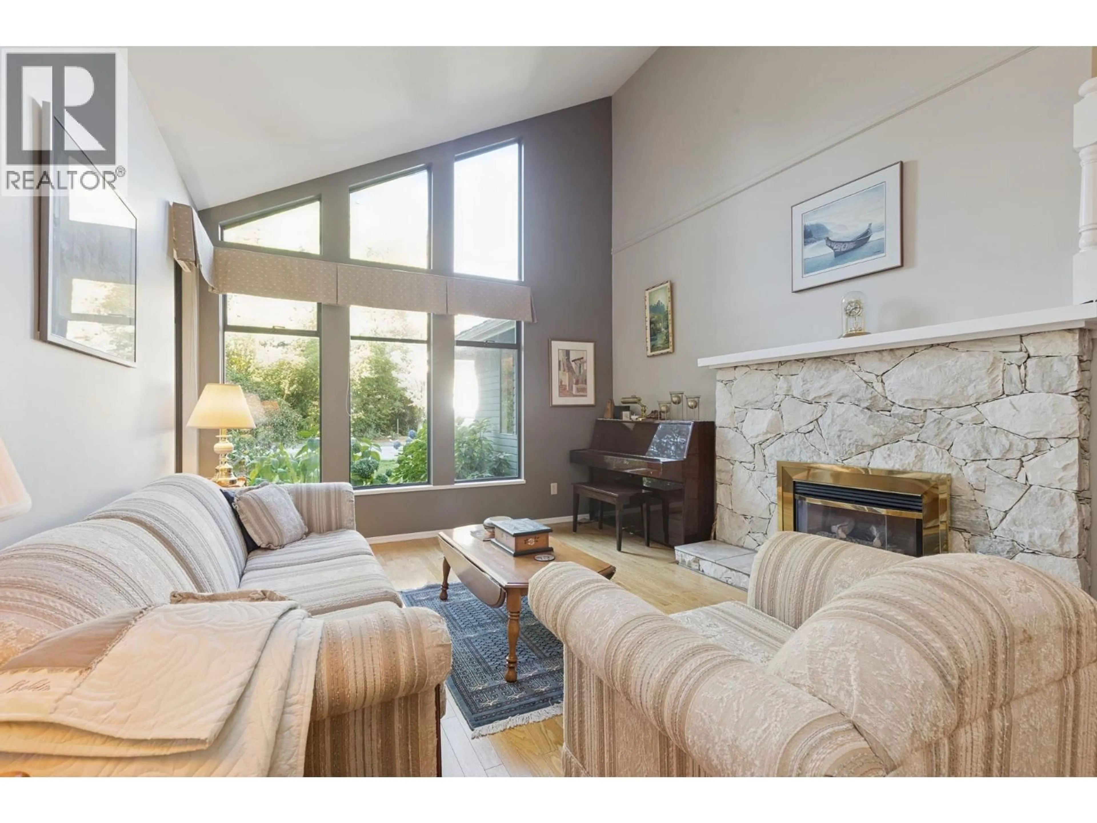 Living room with furniture, unknown for 2102 KIRKSTONE PLACE, North Vancouver British Columbia V7J3R1