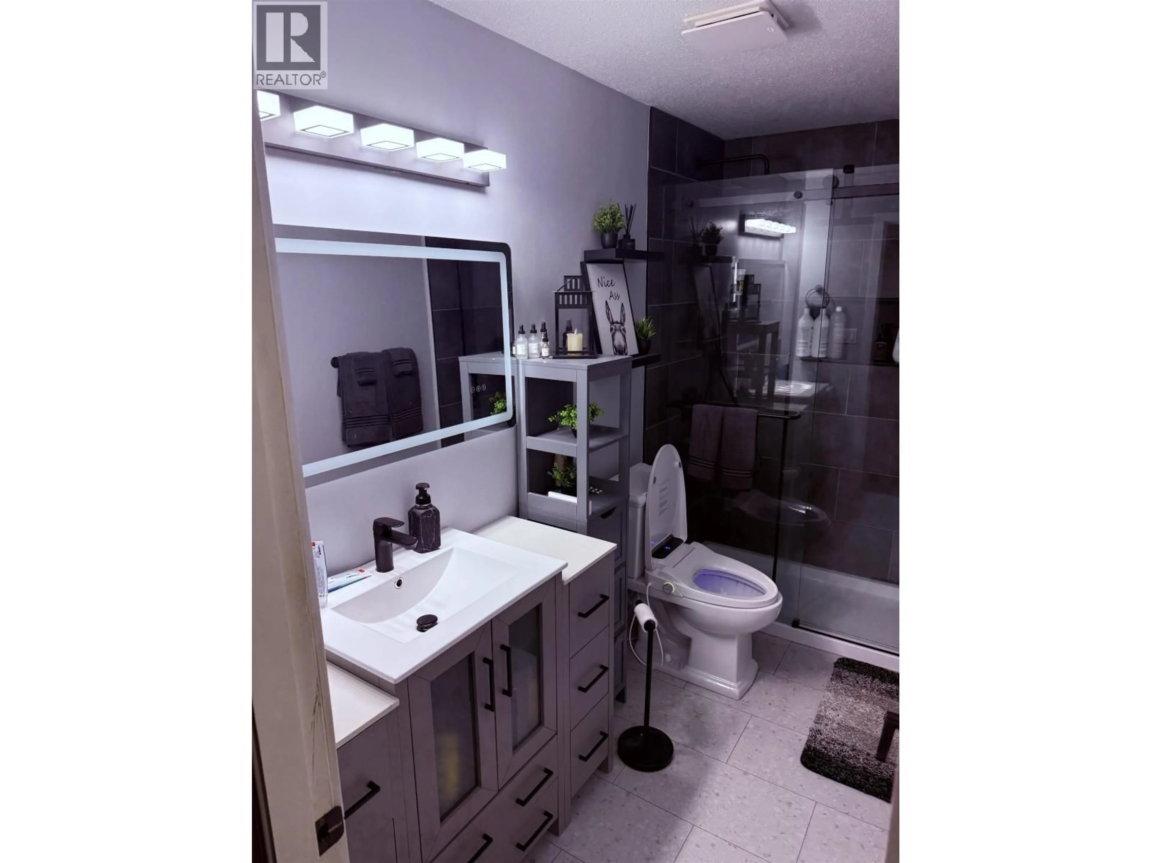Contemporary bathroom, ceramic/tile floor for 11669 FULTON STREET, Maple Ridge British Columbia V2X6L3