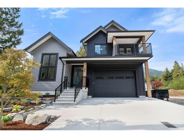 396 EAGLE STREET, Harrison Hot Springs 2