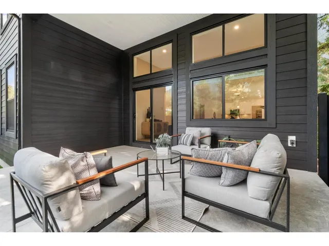 396 EAGLE STREET, Harrison Hot Springs 3