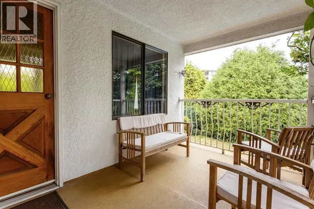 711 MORRISON AVENUE, Coquitlam 3